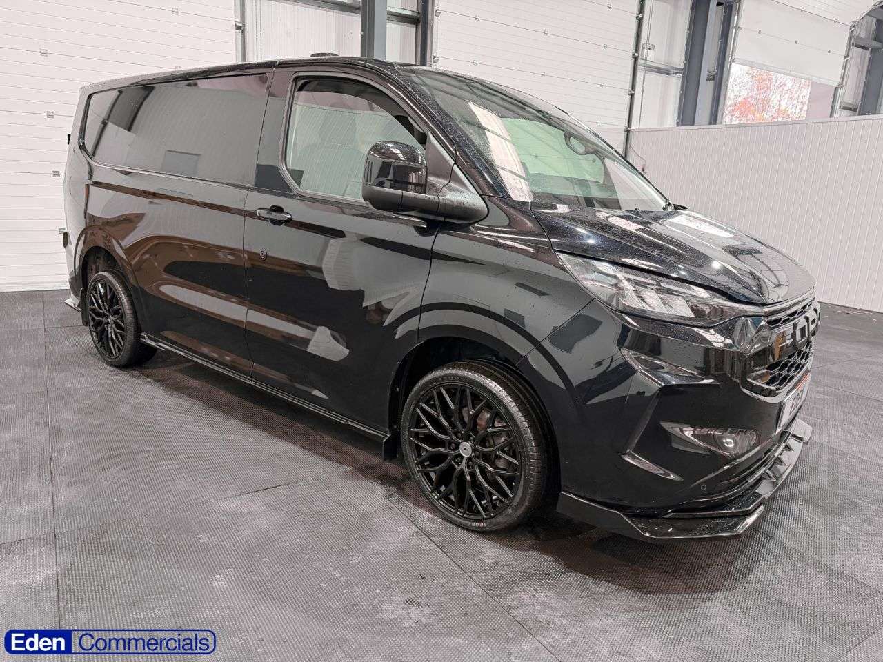 A 2025 FORD TRANSIT CUSTOM 2.0 320 EcoBlue Limited Auto L1 H1 Euro 6 (s/s) (136 ps) FORD WARRANTY JULY A 2025 FORD TRANSIT CUSTOM 2.0 320 EcoBlue Limited Auto L1 H1 Euro 6 (s/s) (136 ps) FORD WARRANTY JULY