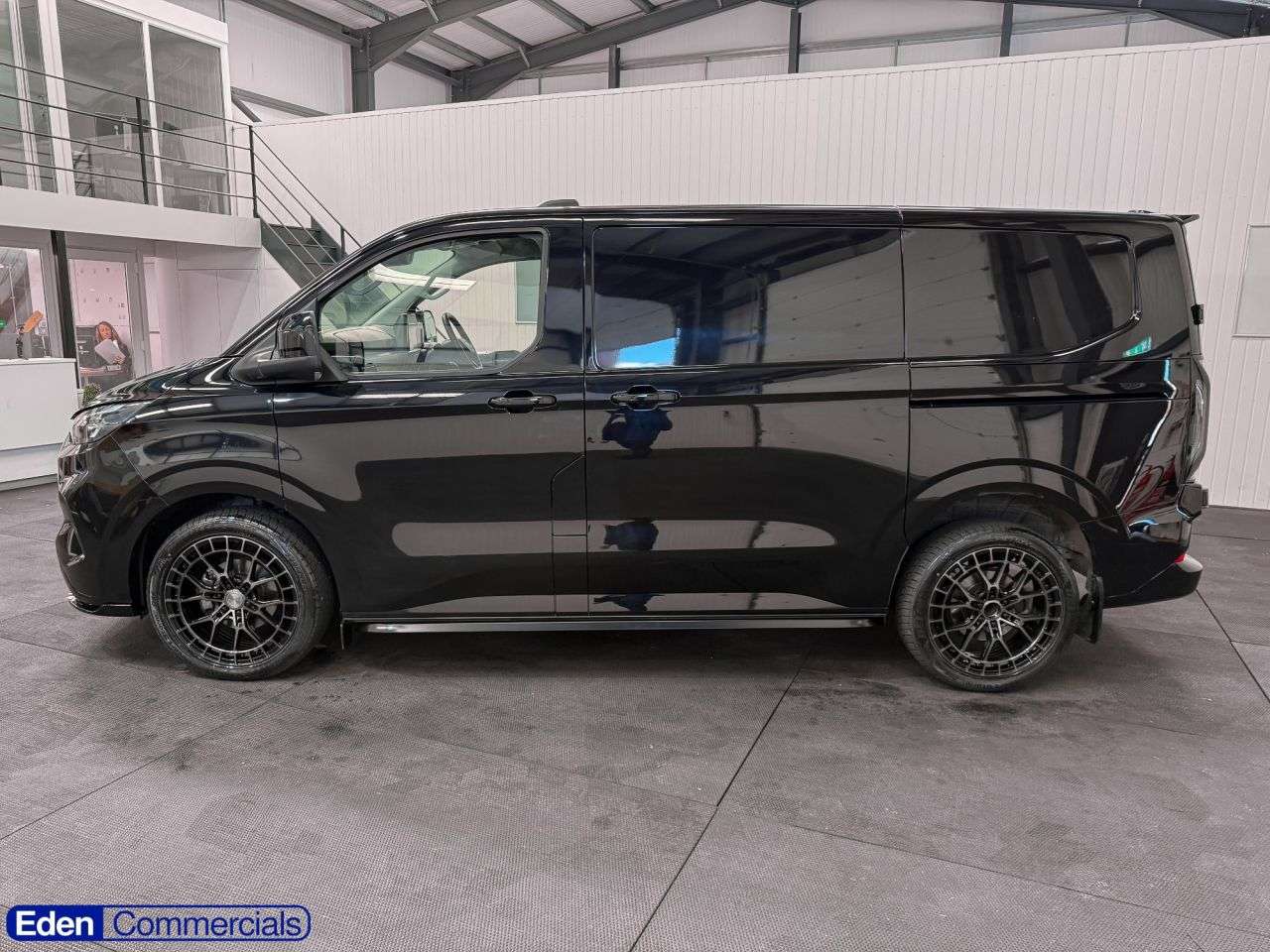 A 2025 FORD TRANSIT CUSTOM 2.0 280 EcoBlue Limited L1 H1 Euro 6 (s/s) (136 ps) FORD WARRANTY 2028 A 2025 FORD TRANSIT CUSTOM 2.0 280 EcoBlue Limited L1 H1 Euro 6 (s/s) (136 ps) FORD WARRANTY 2028
