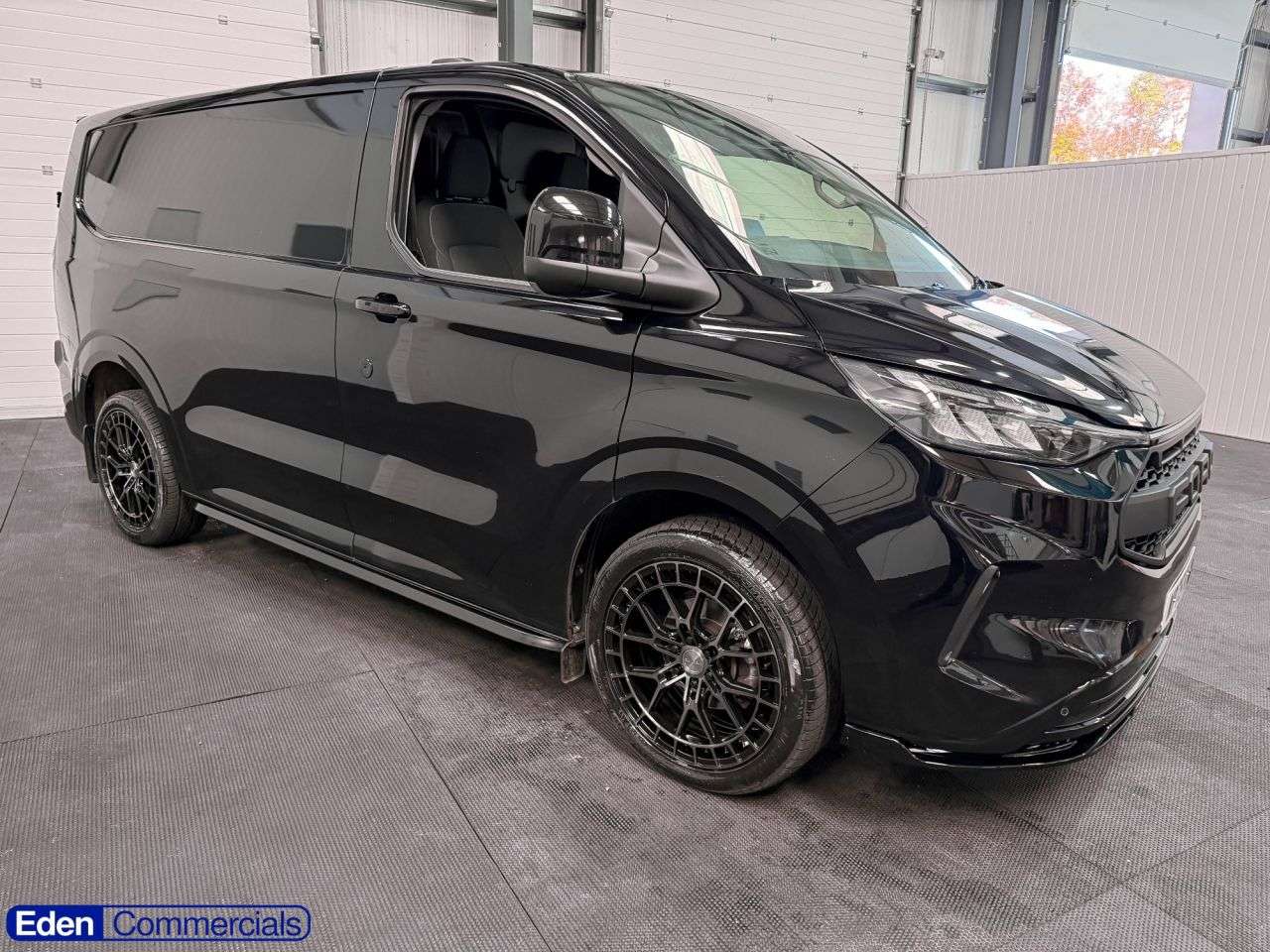 A 2025 FORD TRANSIT CUSTOM 2.0 280 EcoBlue Limited L1 H1 Euro 6 (s/s) (136 ps) FORD WARRANTY 2028 A 2025 FORD TRANSIT CUSTOM 2.0 280 EcoBlue Limited L1 H1 Euro 6 (s/s) (136 ps) FORD WARRANTY 2028