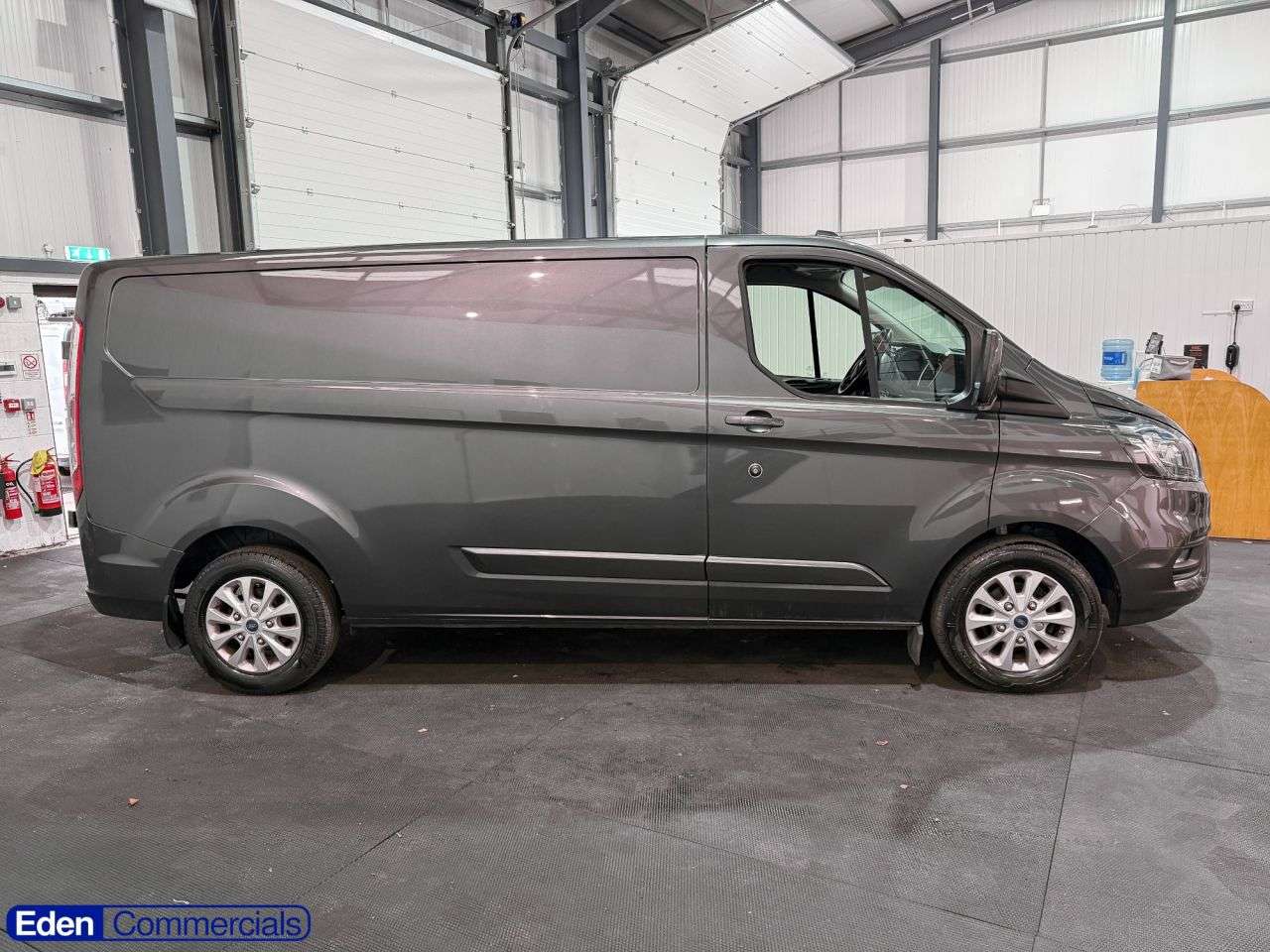 A 2023 FORD TRANSIT CUSTOM 2.0 300 EcoBlue Limited Panel Van 5dr Diesel Manual L2 H1 Euro 6 (s/s) (130 A 2023 FORD TRANSIT CUSTOM 2.0 300 EcoBlue Limited Panel Van 5dr Diesel Manual L2 H1 Euro 6 (s/s) (130