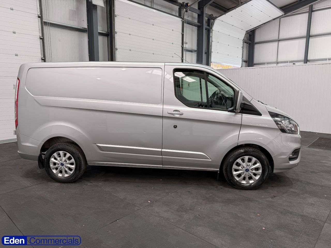 A 2022 FORD TRANSIT CUSTOM 2.0 280 EcoBlue Limited L1 H1 Euro 6 (s/s) (130 ps) RACKING + AIR CON A 2022 FORD TRANSIT CUSTOM 2.0 280 EcoBlue Limited L1 H1 Euro 6 (s/s) (130 ps) RACKING + AIR CON
