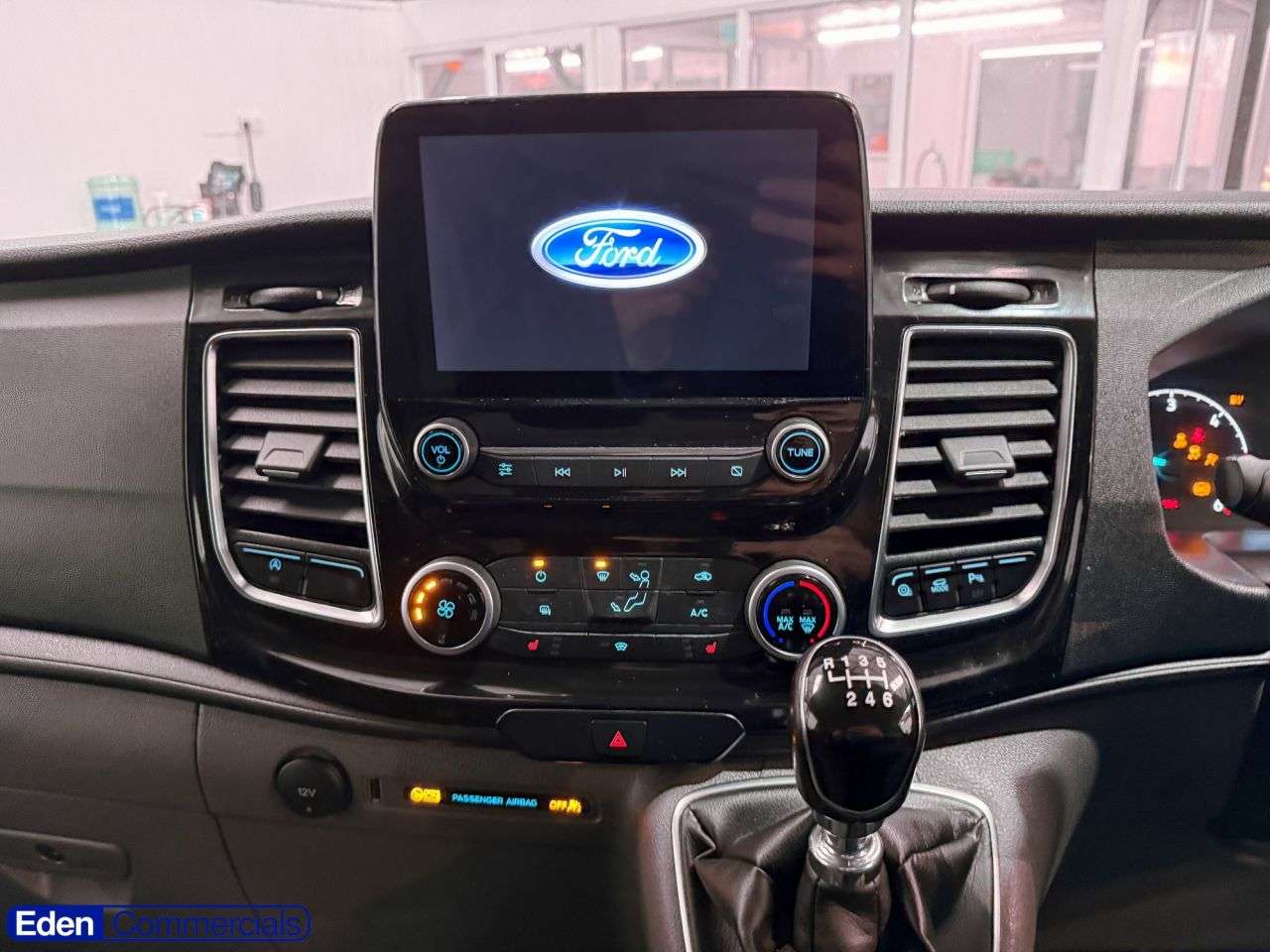 A 2022 FORD TRANSIT CUSTOM 2.0 280 EcoBlue Limited L1 H1 Euro 6 (s/s) (130 ps) RACKING + AIR CON A 2022 FORD TRANSIT CUSTOM 2.0 280 EcoBlue Limited L1 H1 Euro 6 (s/s) (130 ps) RACKING + AIR CON