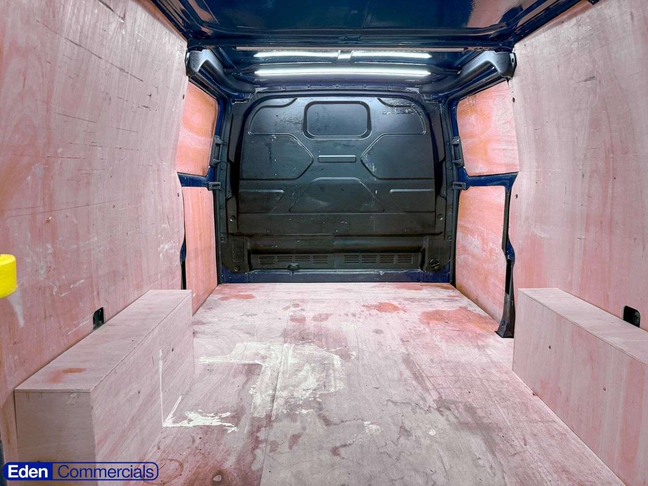 A 2023 FORD TRANSIT CUSTOM 2.0 320 EcoBlue Limited L2 H1 Euro 6 (s/s) (130 ps) AIR CON + HEATED SEATS A 2023 FORD TRANSIT CUSTOM 2.0 320 EcoBlue Limited L2 H1 Euro 6 (s/s) (130 ps) AIR CON + HEATED SEATS