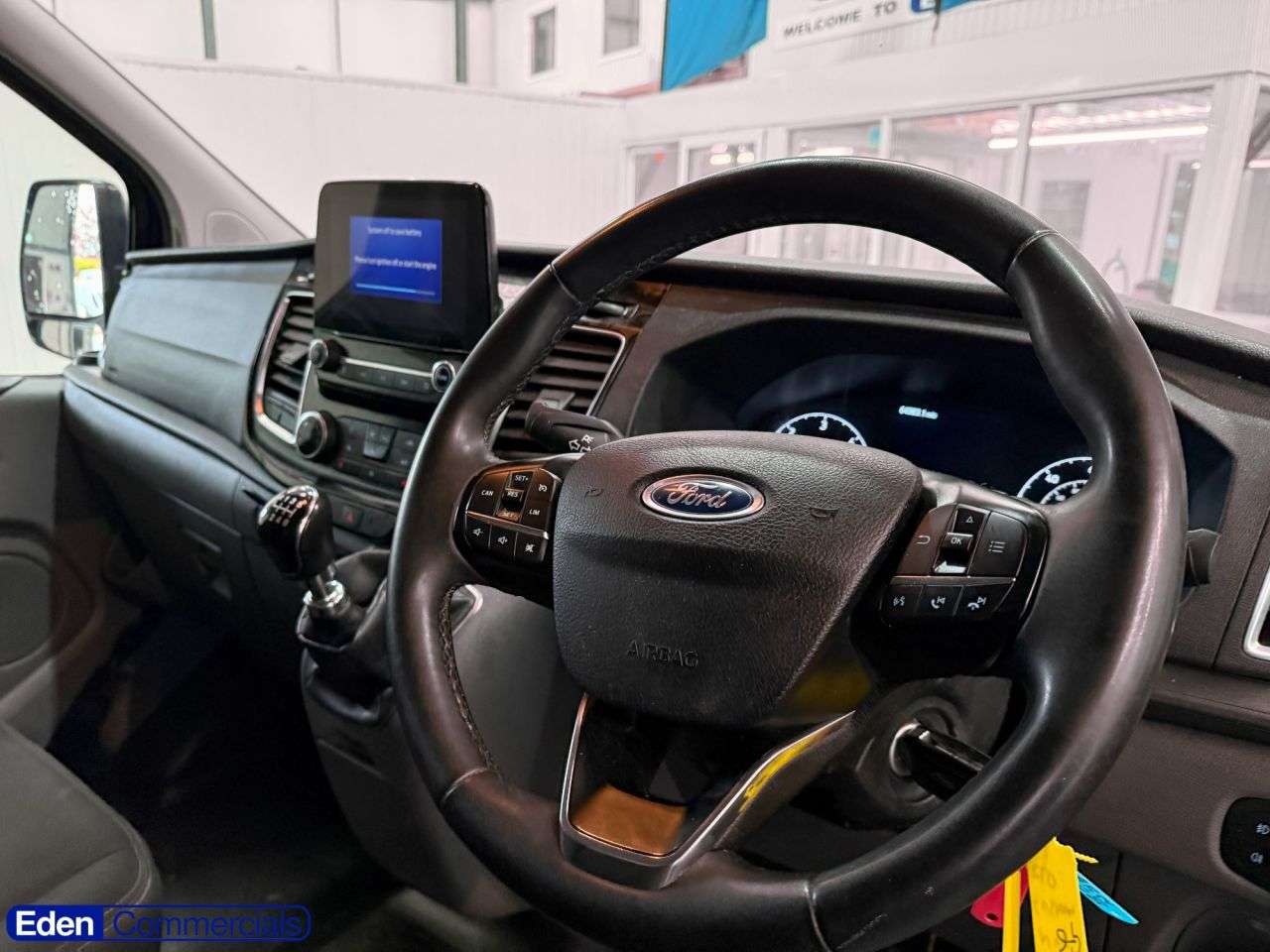 A 2023 FORD TRANSIT CUSTOM 2.0 320 EcoBlue Limited L2 H1 Euro 6 (s/s) (130 ps) AIR CON + HEATED SEATS A 2023 FORD TRANSIT CUSTOM 2.0 320 EcoBlue Limited L2 H1 Euro 6 (s/s) (130 ps) AIR CON + HEATED SEATS