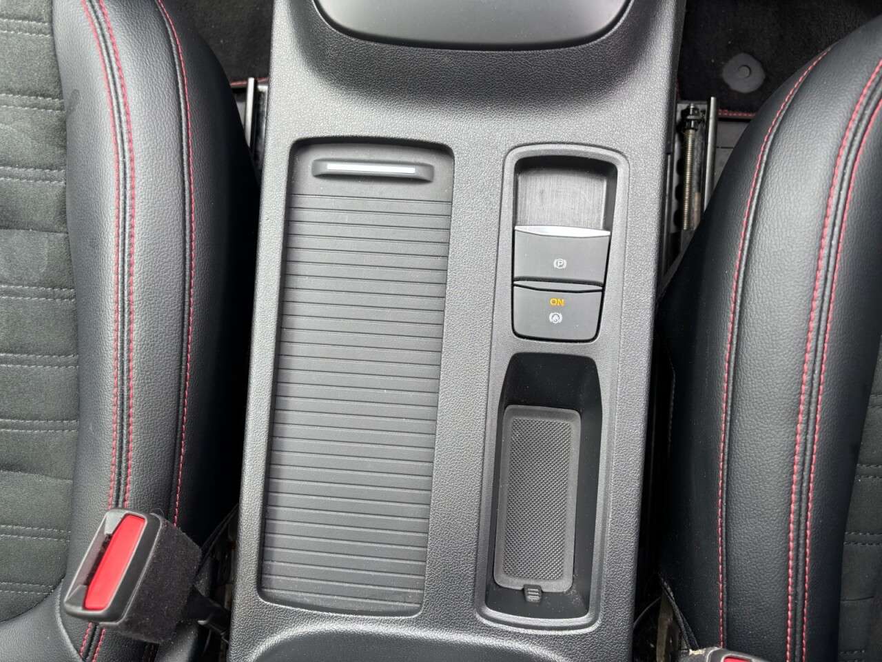 2021 FORD KUGA 2021 FORD KUGA