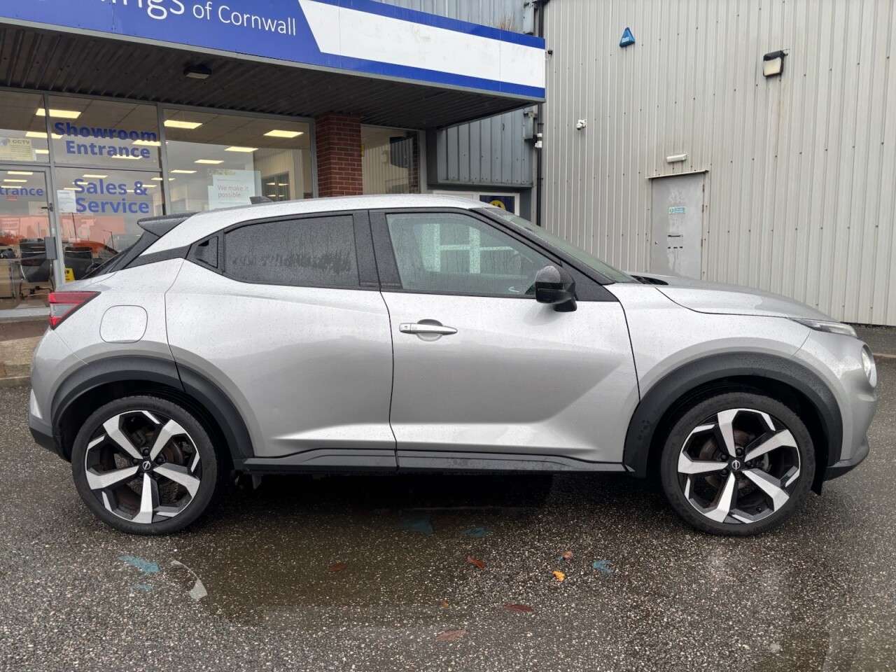 A 2022 NISSAN JUKE 1.0 DIG-T Tekna SUV 5dr Petrol Manual Euro 6 (s/s) (114 ps) A 2022 NISSAN JUKE 1.0 DIG-T Tekna SUV 5dr Petrol Manual Euro 6 (s/s) (114 ps)