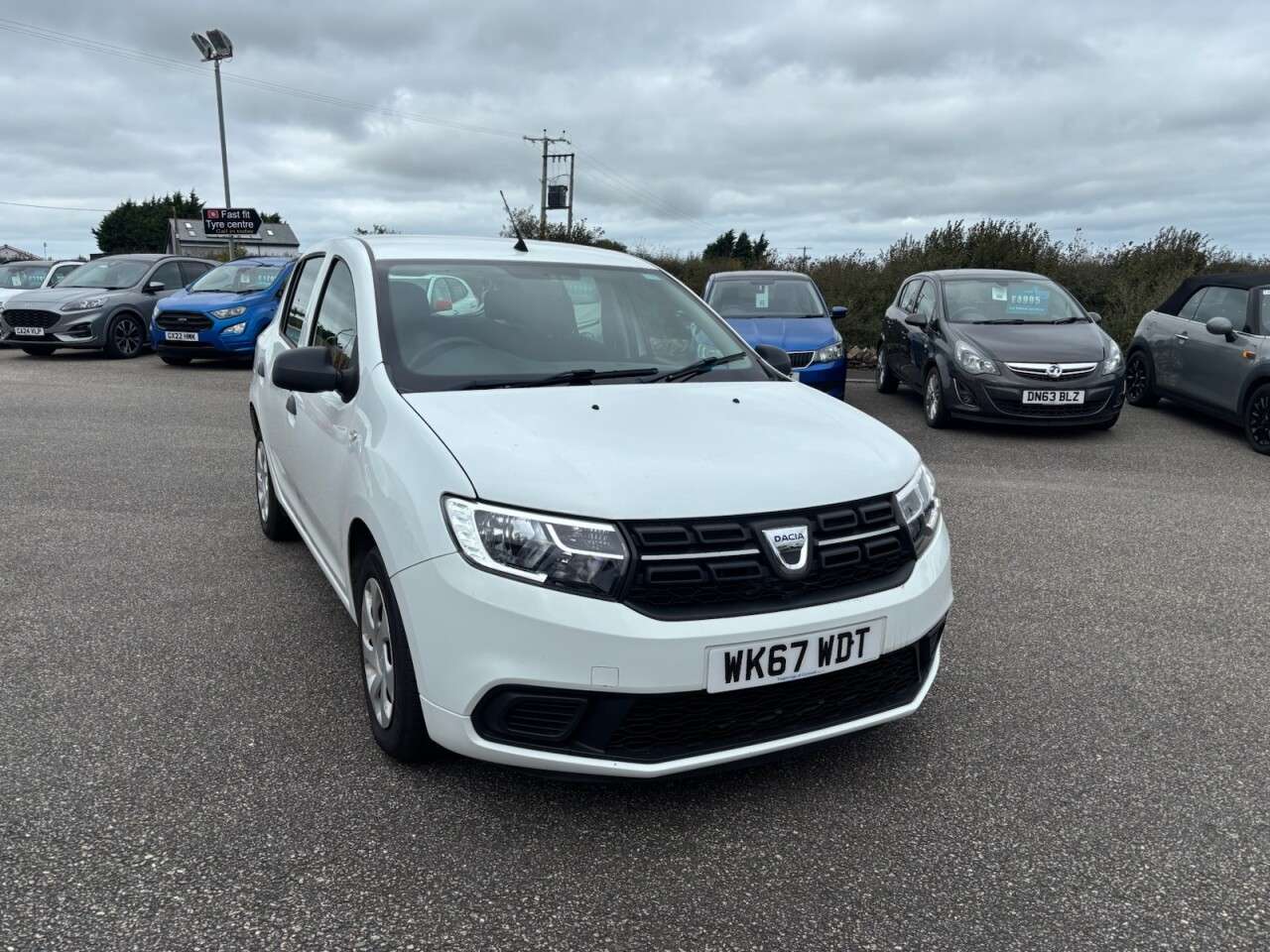 A 2017 DACIA SANDERO 1.0 SCe Ambiance Hatchback 5dr Petrol Manual Euro 6 (75 ps) A 2017 DACIA SANDERO 1.0 SCe Ambiance Hatchback 5dr Petrol Manual Euro 6 (75 ps)