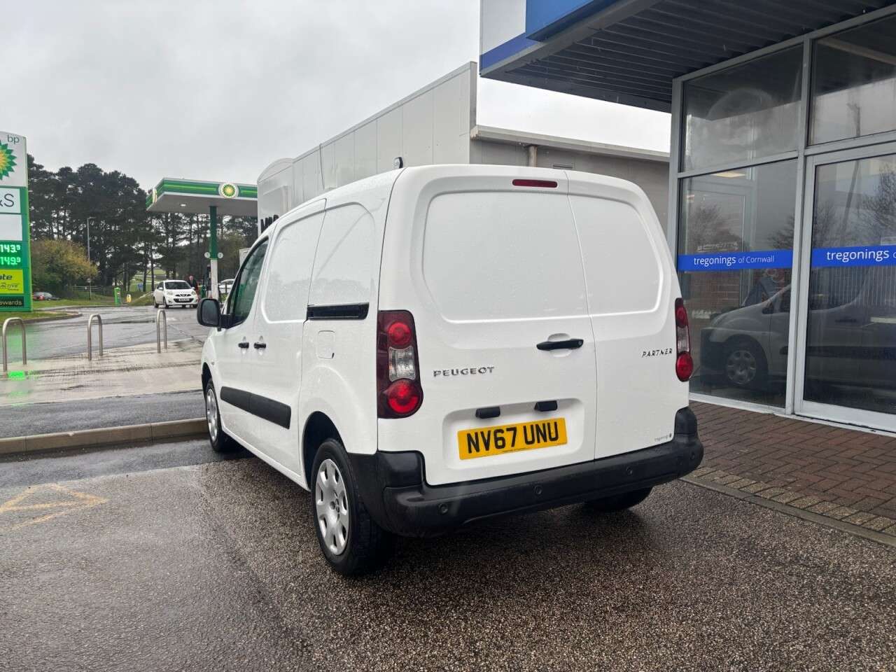 A 2018 PEUGEOT PARTNER 1.6 BlueHDi 854 Professional Panel Van 5dr Diesel Manual L1 (112 g/km, 97.6 A 2018 PEUGEOT PARTNER 1.6 BlueHDi 854 Professional Panel Van 5dr Diesel Manual L1 (112 g/km, 97.6