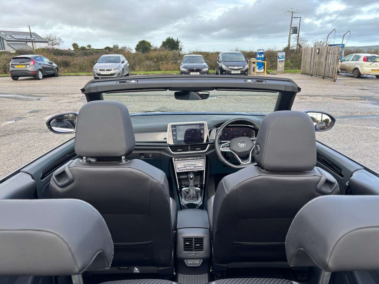 A 2023 VOLKSWAGEN T-ROC 1.5 TSI R-Line Convertible 2dr Petrol DSG 2WD Euro 6 (s/s) (150 ps) A 2023 VOLKSWAGEN T-ROC 1.5 TSI R-Line Convertible 2dr Petrol DSG 2WD Euro 6 (s/s) (150 ps)