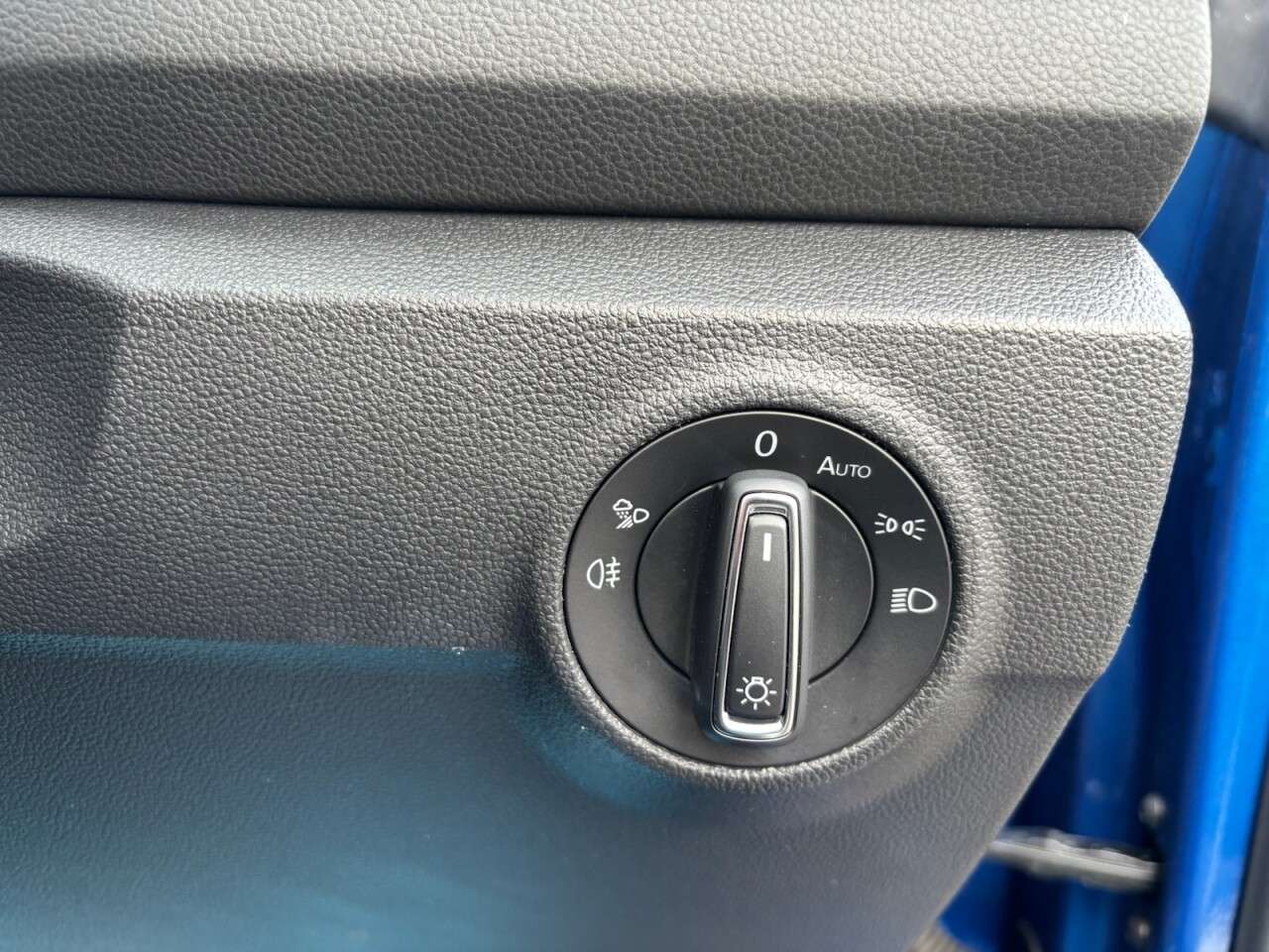 2023 VOLKSWAGEN T-ROC 2023 VOLKSWAGEN T-ROC