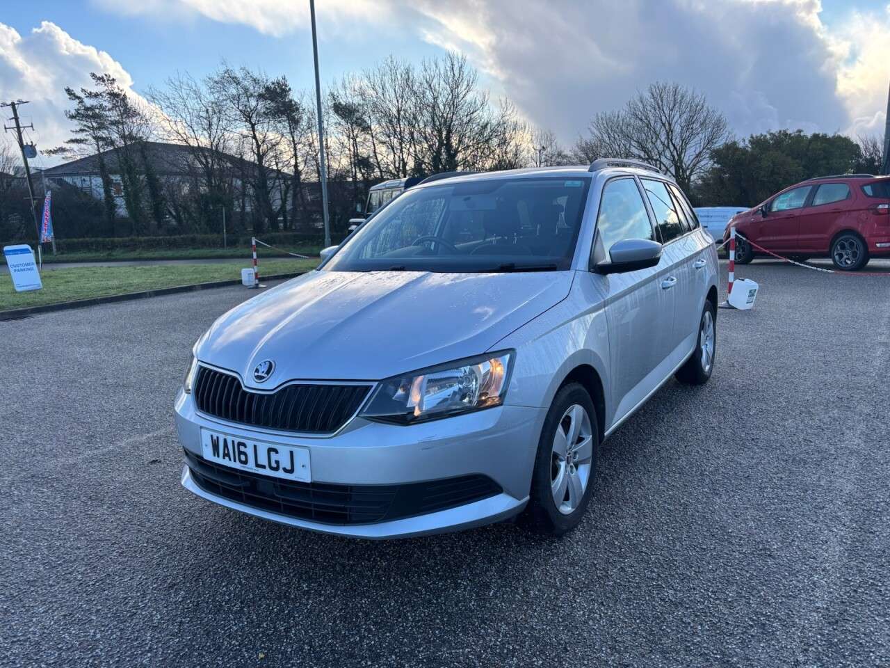 A 2016 SKODA FABIA 1.2 TSI SE Estate 5dr Petrol Manual Euro 6 (s/s) (110 ps) A 2016 SKODA FABIA 1.2 TSI SE Estate 5dr Petrol Manual Euro 6 (s/s) (110 ps)