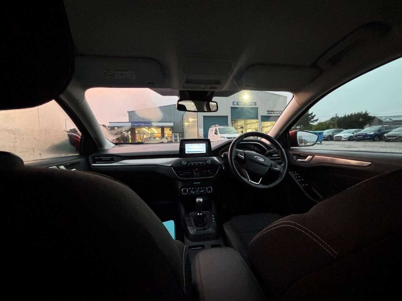 A 2018 FORD FOCUS 1.0T EcoBoost Titanium Hatchback 5dr Petrol Manual Euro 6 (s/s) (125 ps) A 2018 FORD FOCUS 1.0T EcoBoost Titanium Hatchback 5dr Petrol Manual Euro 6 (s/s) (125 ps)