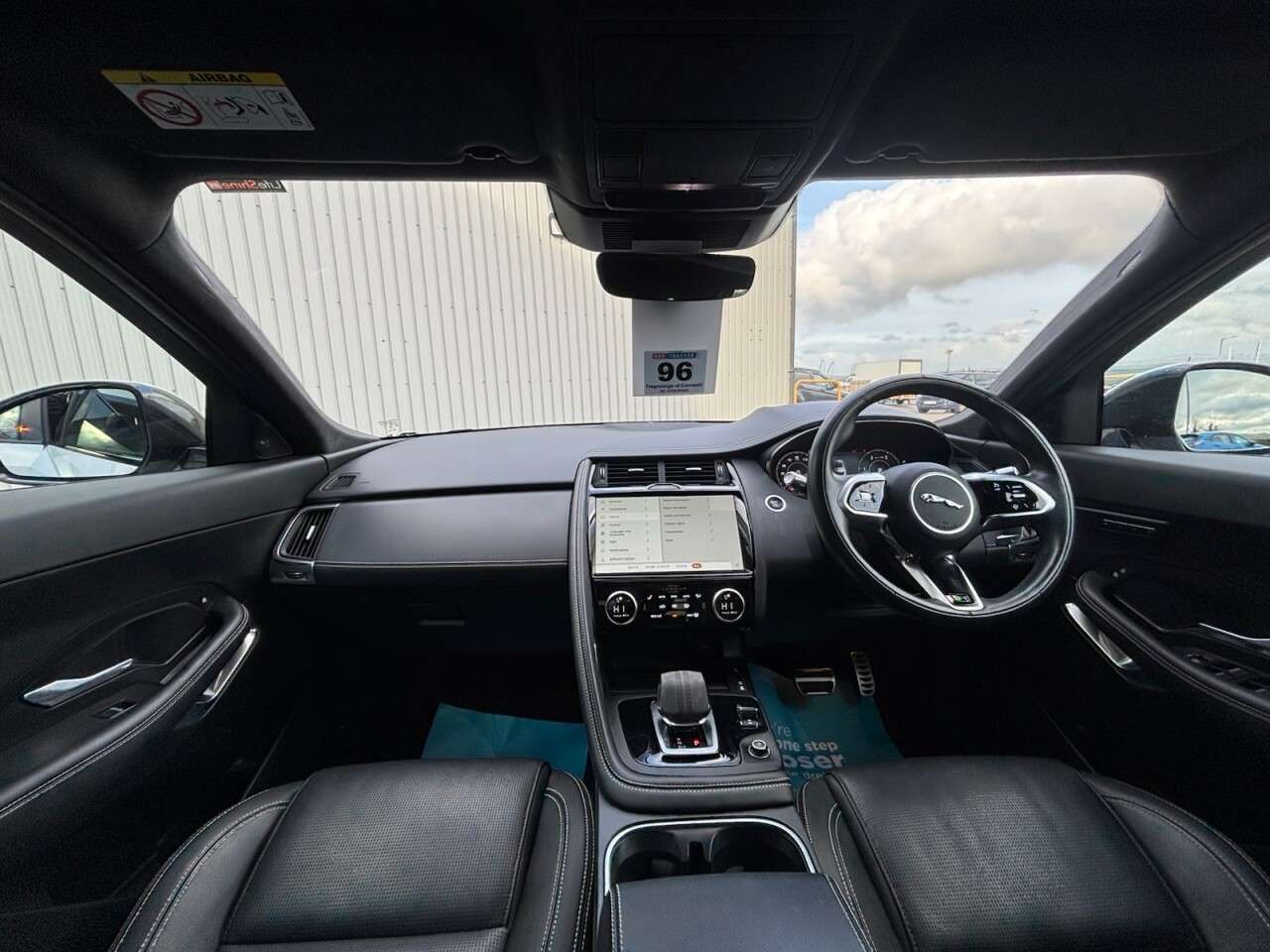 A 2021 JAGUAR E-PACE 2.0 D204 MHEV R-Dynamic SE SUV 5dr Diesel Auto AWD Euro 6 (s/s) (204 ps) A 2021 JAGUAR E-PACE 2.0 D204 MHEV R-Dynamic SE SUV 5dr Diesel Auto AWD Euro 6 (s/s) (204 ps)