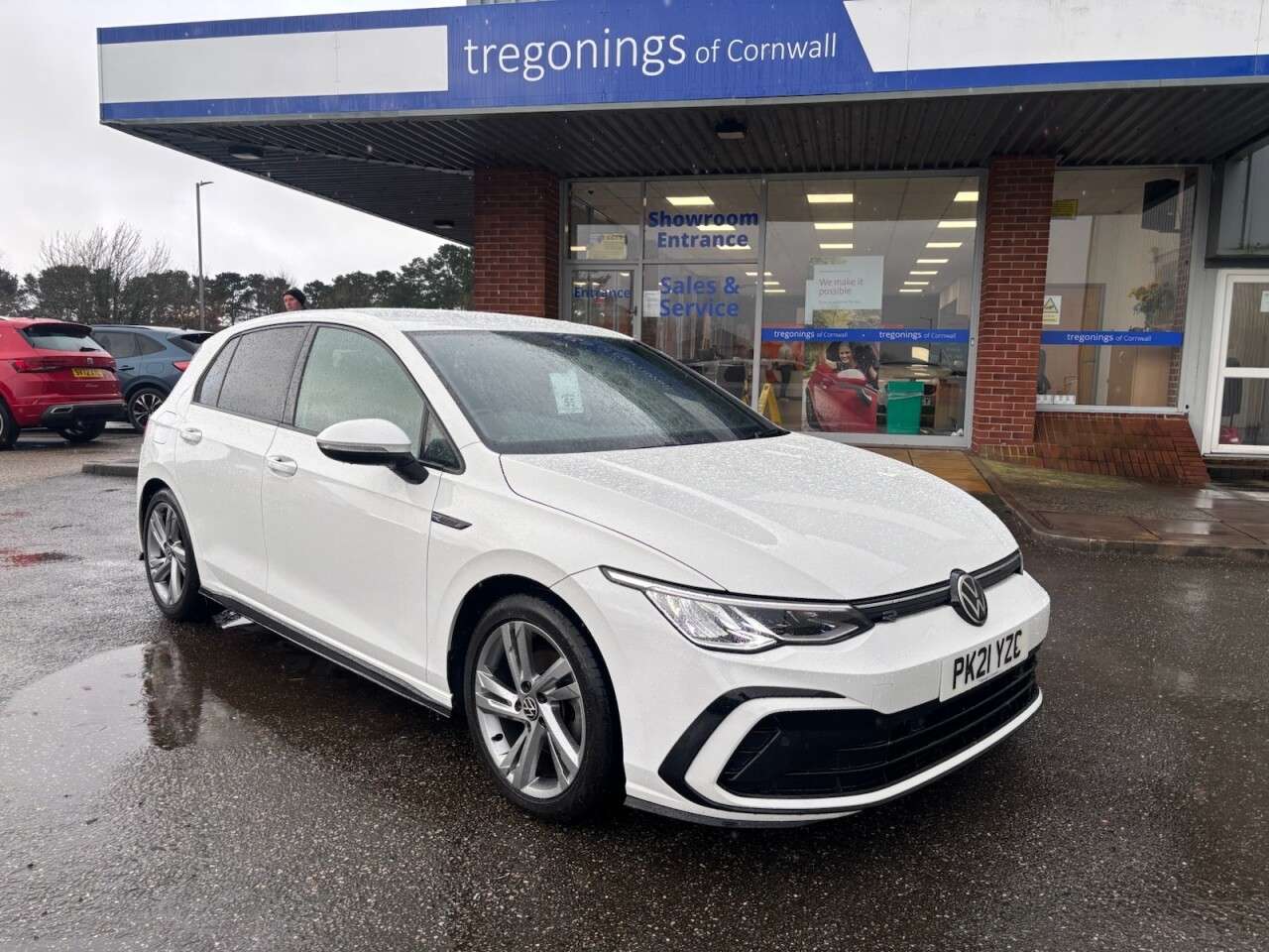 A 2021 VOLKSWAGEN GOLF 1.5 TSI R-Line Hatchback 5dr Petrol Manual Euro 6 (s/s) (150 ps) A 2021 VOLKSWAGEN GOLF 1.5 TSI R-Line Hatchback 5dr Petrol Manual Euro 6 (s/s) (150 ps)