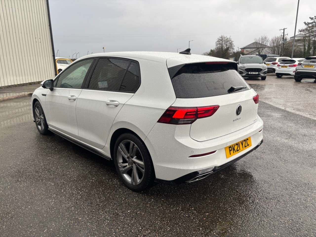 A 2021 VOLKSWAGEN GOLF 1.5 TSI R-Line Hatchback 5dr Petrol Manual Euro 6 (s/s) (150 ps) A 2021 VOLKSWAGEN GOLF 1.5 TSI R-Line Hatchback 5dr Petrol Manual Euro 6 (s/s) (150 ps)
