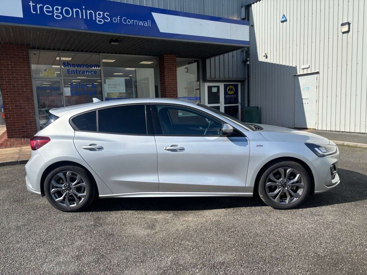 A 2023 FORD FOCUS 1.0T EcoBoost ST-Line Hatchback 5dr Petrol Manual Euro 6 (s/s) (125 ps) A 2023 FORD FOCUS 1.0T EcoBoost ST-Line Hatchback 5dr Petrol Manual Euro 6 (s/s) (125 ps)