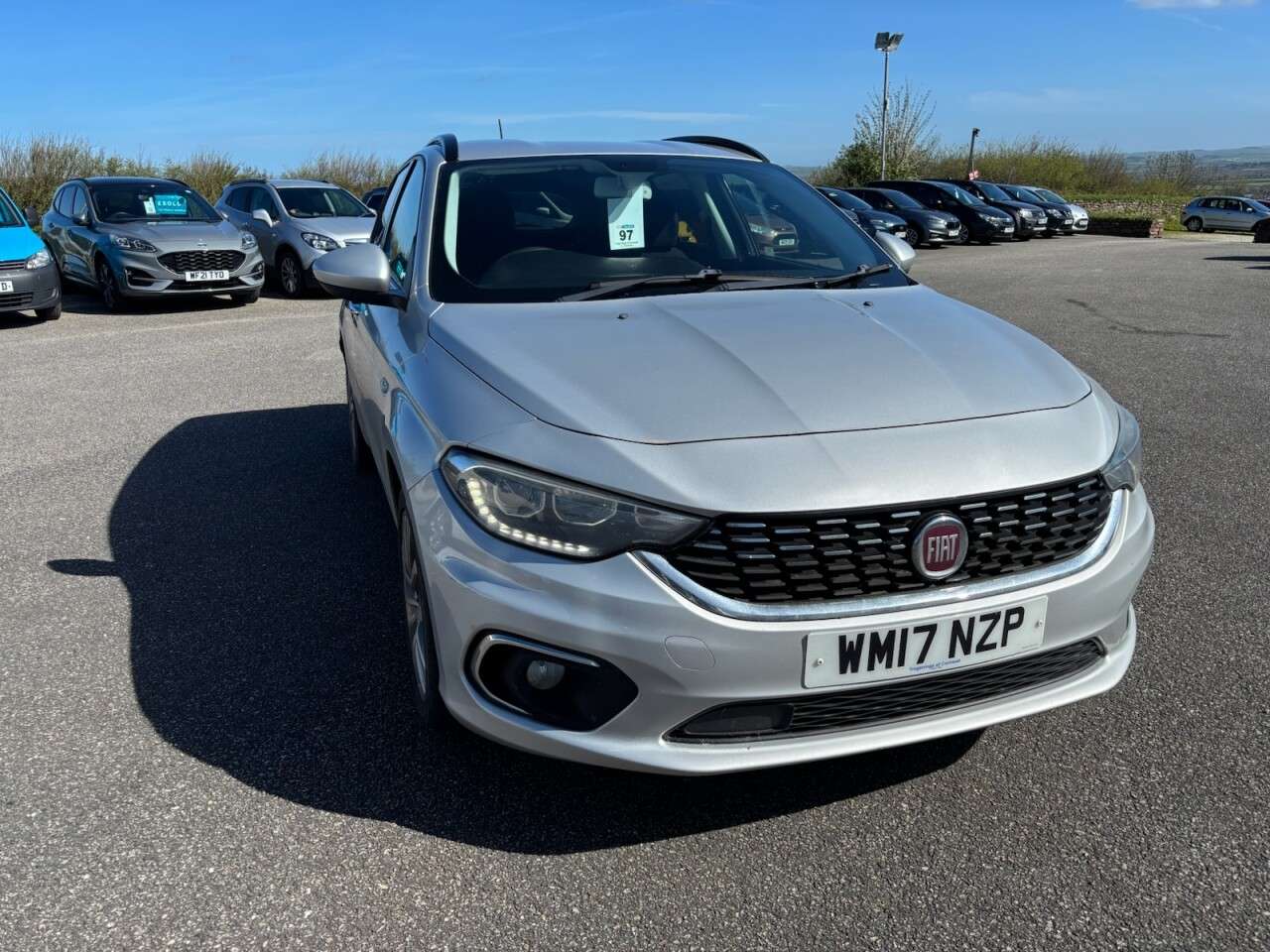 A 2017 FIAT TIPO 1.6 MultiJetII Lounge Estate 5dr Diesel Manual Euro 6 (s/s) (120 ps) A 2017 FIAT TIPO 1.6 MultiJetII Lounge Estate 5dr Diesel Manual Euro 6 (s/s) (120 ps)