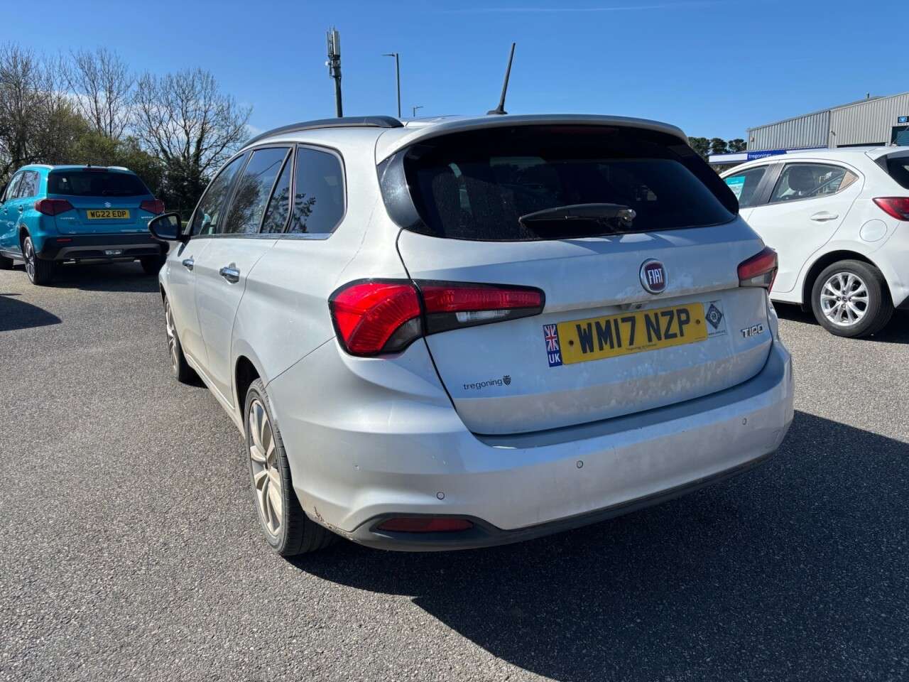 A 2017 FIAT TIPO 1.6 MultiJetII Lounge Estate 5dr Diesel Manual Euro 6 (s/s) (120 ps) A 2017 FIAT TIPO 1.6 MultiJetII Lounge Estate 5dr Diesel Manual Euro 6 (s/s) (120 ps)