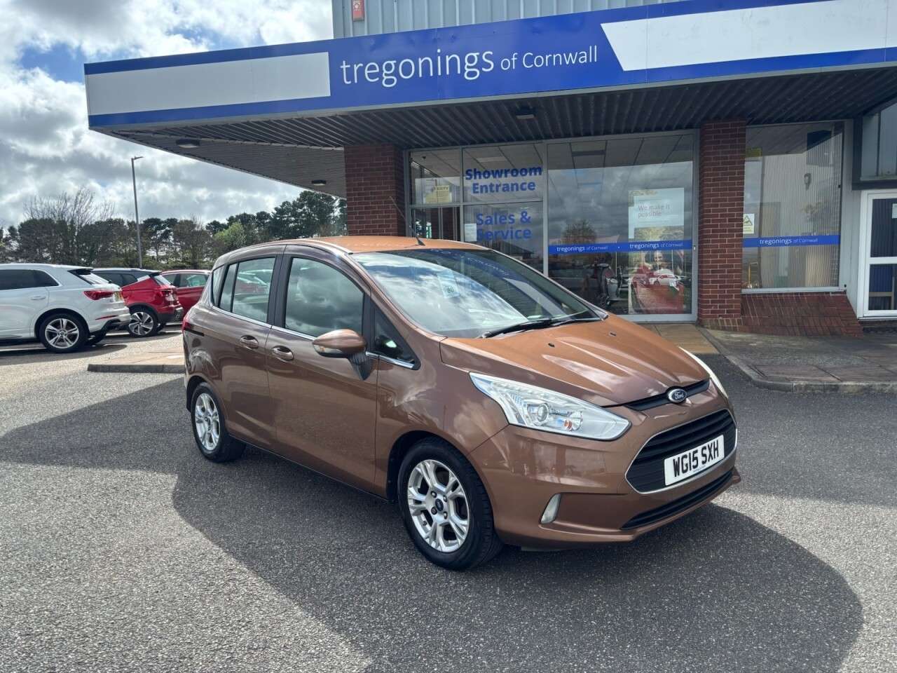 A 2015 FORD B-MAX 1.4 Zetec MPV 5dr Petrol Manual Euro 5 (90 ps) A 2015 FORD B-MAX 1.4 Zetec MPV 5dr Petrol Manual Euro 5 (90 ps)