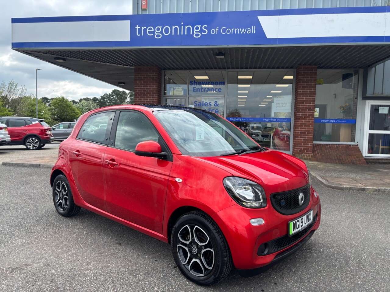 A 2019 SMART FORFOUR EQ 17.6kWh Prime (Premium) Hatchback 5dr Electric Auto (22kW Charger) (82 p A 2019 SMART FORFOUR EQ 17.6kWh Prime (Premium) Hatchback 5dr Electric Auto (22kW Charger) (82 p