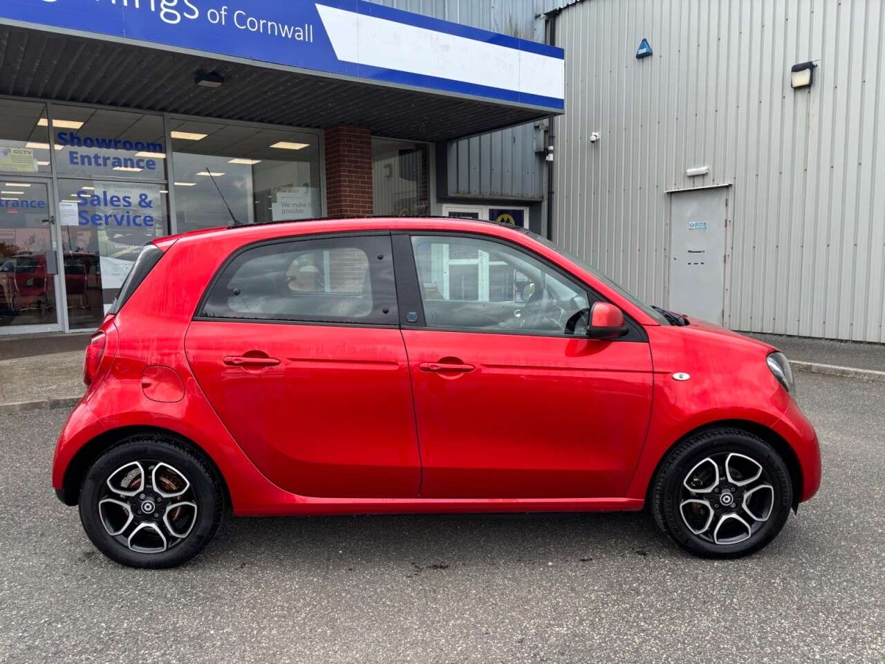 A 2019 SMART FORFOUR EQ 17.6kWh Prime (Premium) Hatchback 5dr Electric Auto (22kW Charger) (82 p A 2019 SMART FORFOUR EQ 17.6kWh Prime (Premium) Hatchback 5dr Electric Auto (22kW Charger) (82 p