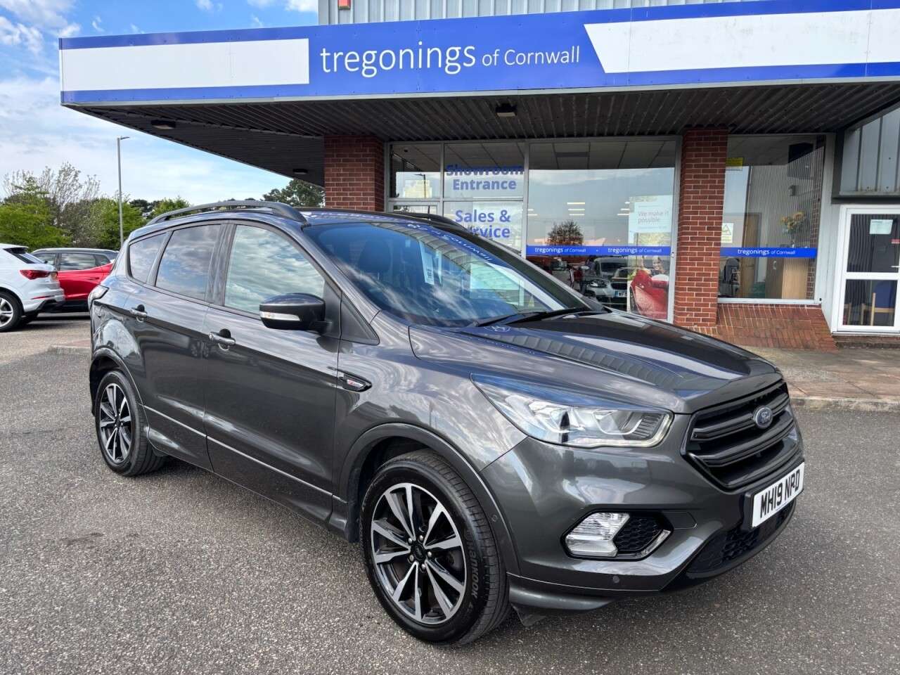 A 2019 FORD KUGA 1.5 TDCi ST-Line SUV 5dr Diesel Manual Euro 6 (s/s) (120 ps) A 2019 FORD KUGA 1.5 TDCi ST-Line SUV 5dr Diesel Manual Euro 6 (s/s) (120 ps)