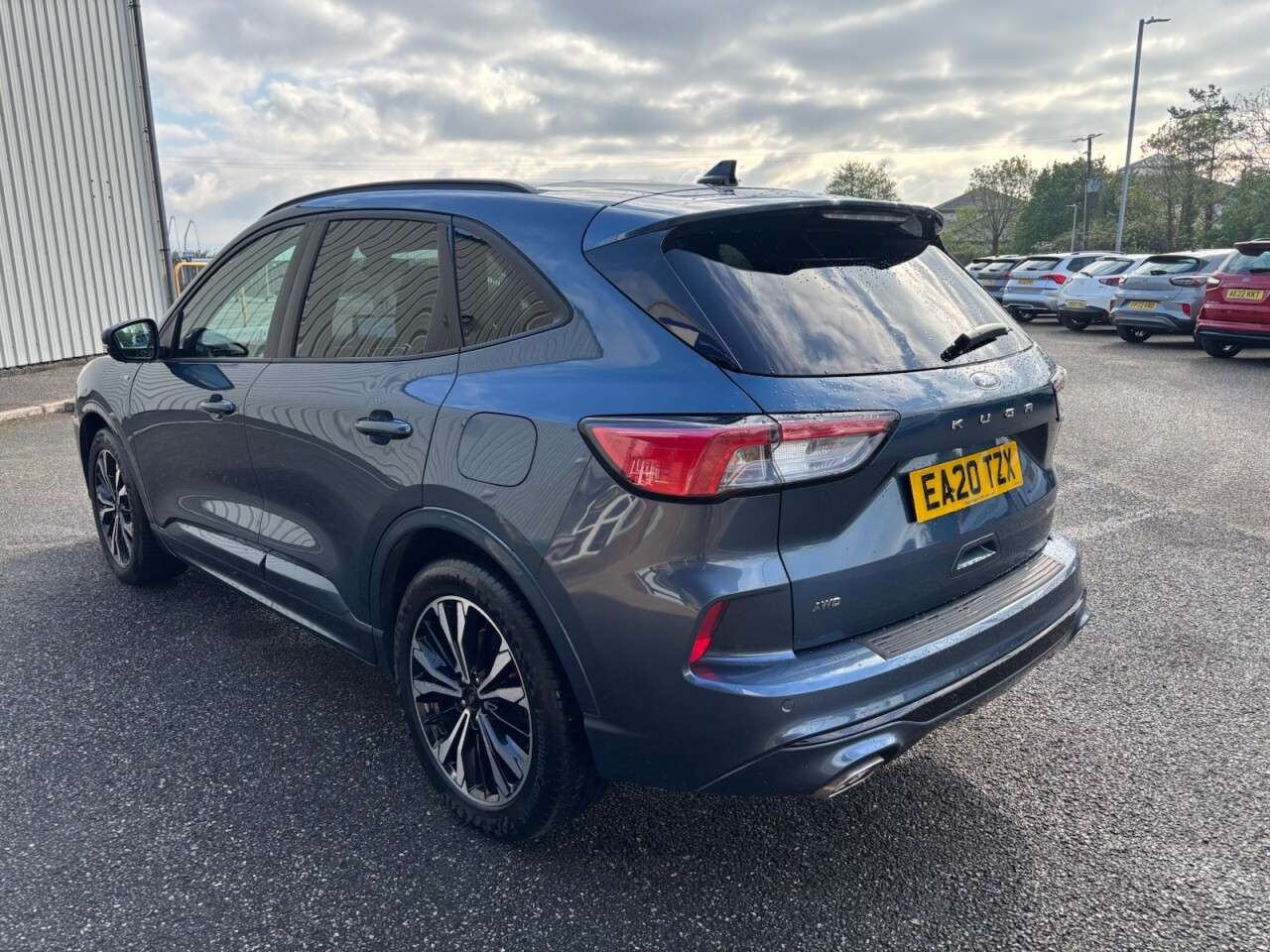 A 2020 FORD KUGA ST-LINE X ECOBLUE A 2020 FORD KUGA ST-LINE X ECOBLUE
