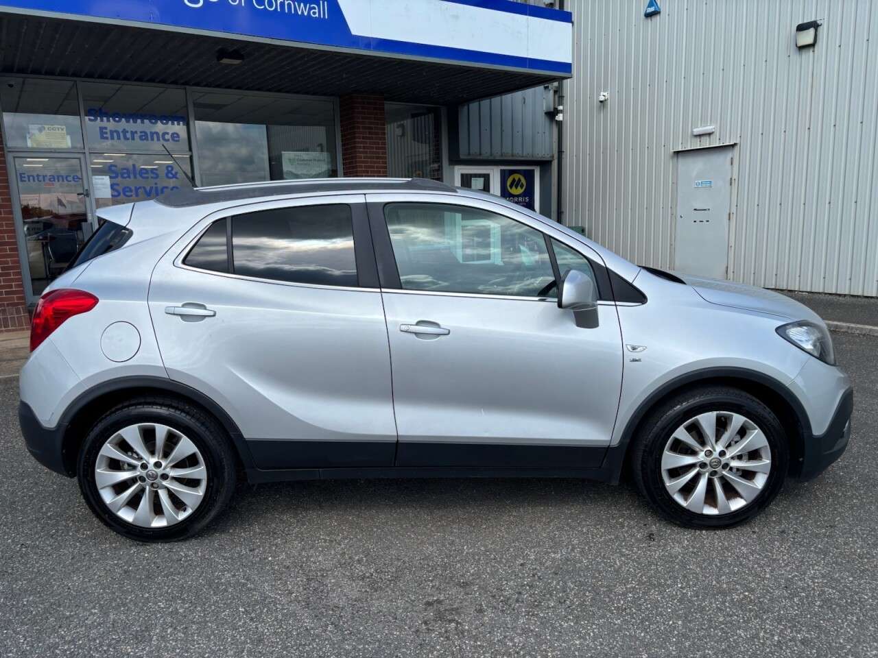 A 2015 VAUXHALL MOKKA 1.6 SE SUV 5dr Petrol Manual 2WD Euro 5 (s/s) (115 ps) A 2015 VAUXHALL MOKKA 1.6 SE SUV 5dr Petrol Manual 2WD Euro 5 (s/s) (115 ps)