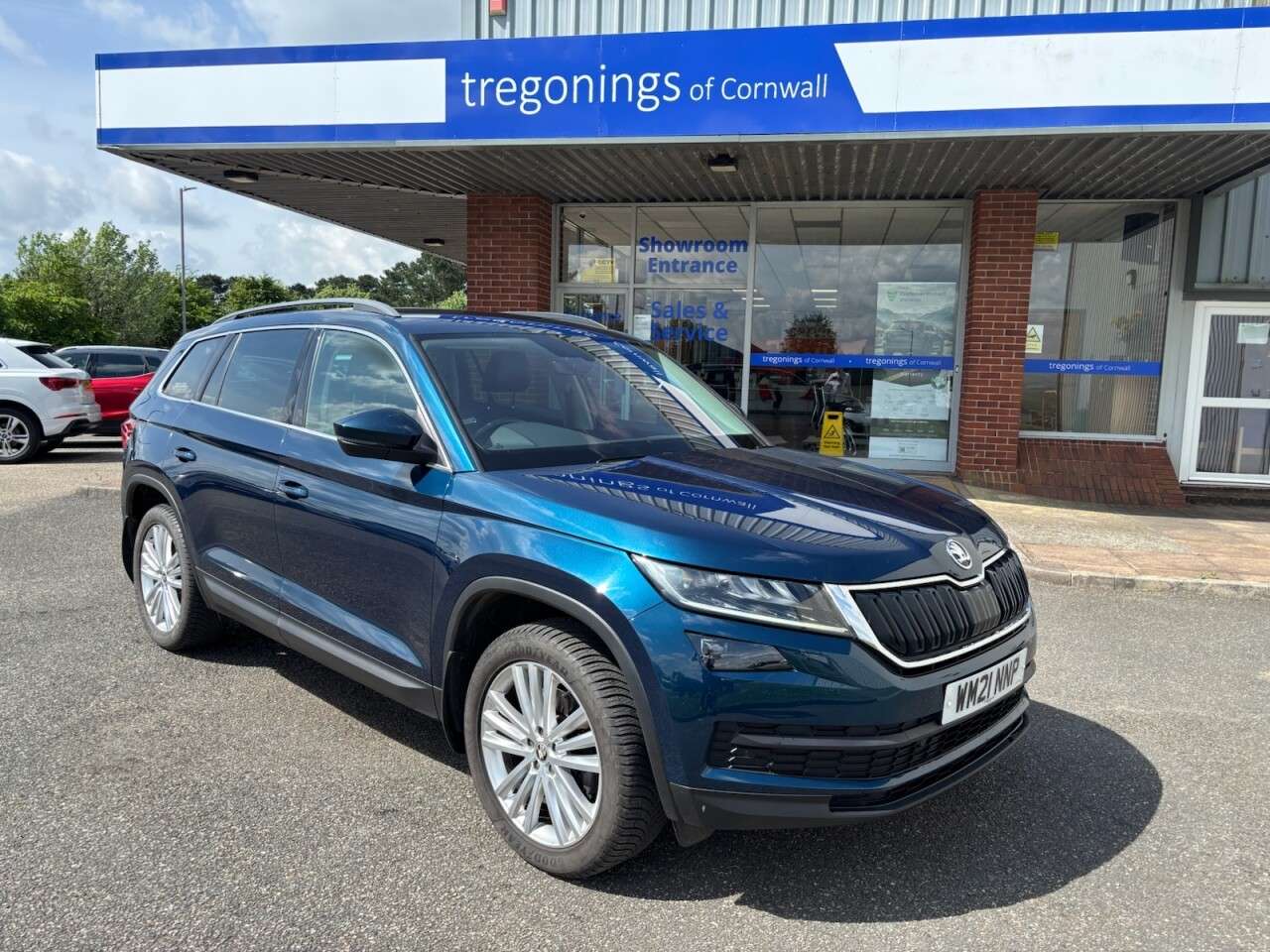 A 2021 SKODA KODIAQ 2.0 TSI SE L SUV 5dr Petrol DSG 4WD Euro 6 (s/s) (7 Seat) (190 ps) A 2021 SKODA KODIAQ 2.0 TSI SE L SUV 5dr Petrol DSG 4WD Euro 6 (s/s) (7 Seat) (190 ps)