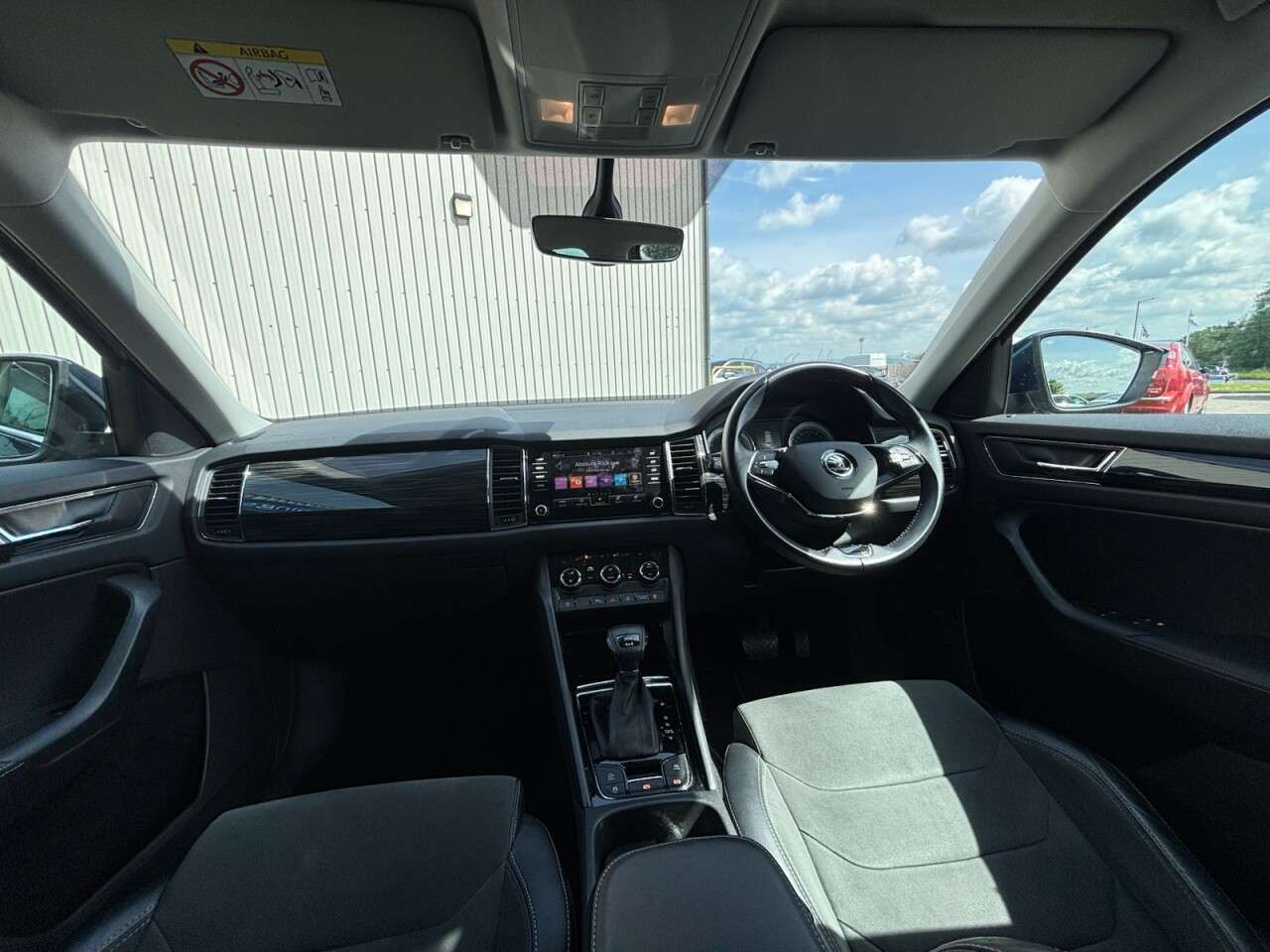 A 2021 SKODA KODIAQ 2.0 TSI SE L SUV 5dr Petrol DSG 4WD Euro 6 (s/s) (7 Seat) (190 ps) A 2021 SKODA KODIAQ 2.0 TSI SE L SUV 5dr Petrol DSG 4WD Euro 6 (s/s) (7 Seat) (190 ps)
