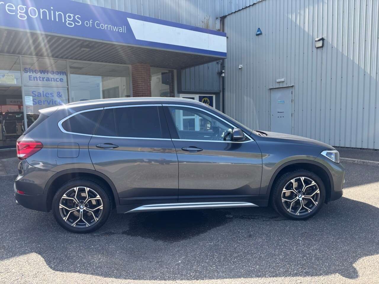 A 2021 BMW X1 2.0 20i xLine SUV 5dr Petrol Auto xDrive Euro 6 (s/s) (178 ps) A 2021 BMW X1 2.0 20i xLine SUV 5dr Petrol Auto xDrive Euro 6 (s/s) (178 ps)