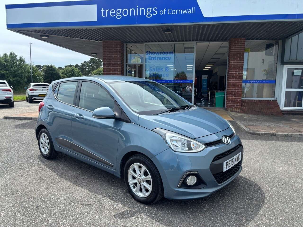 A 2015 HYUNDAI I10 1.2 Premium Hatchback 5dr Petrol Auto Euro 5 (87 ps) A 2015 HYUNDAI I10 1.2 Premium Hatchback 5dr Petrol Auto Euro 5 (87 ps)