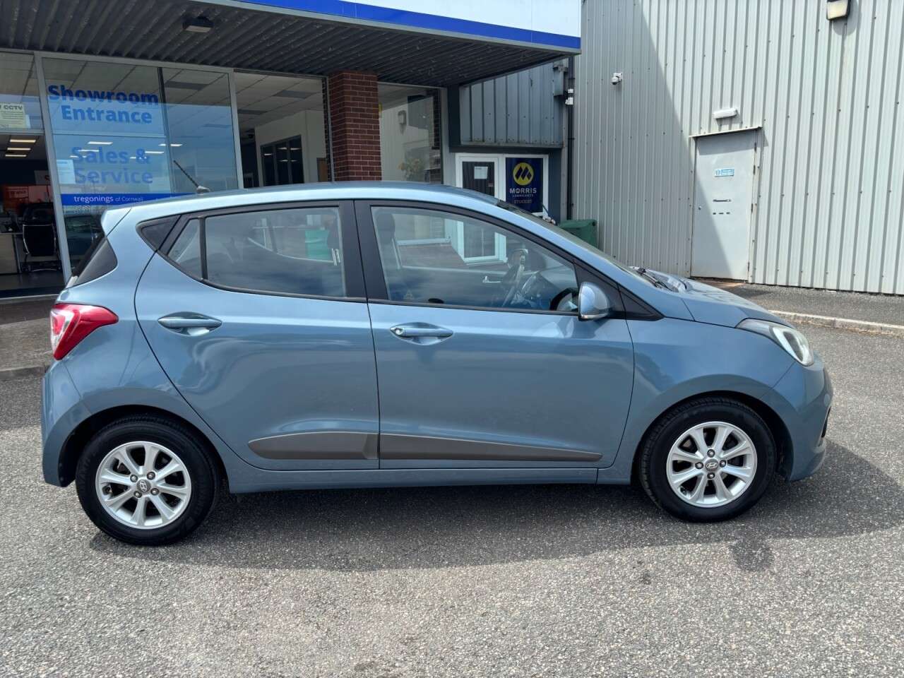 A 2015 HYUNDAI I10 1.2 Premium Hatchback 5dr Petrol Auto Euro 5 (87 ps) A 2015 HYUNDAI I10 1.2 Premium Hatchback 5dr Petrol Auto Euro 5 (87 ps)