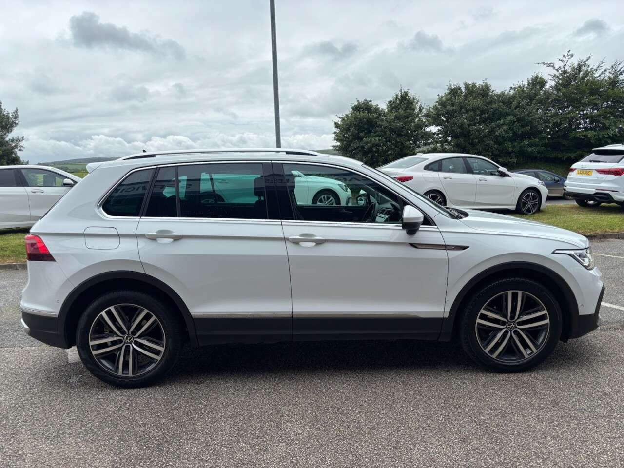 A 2023 VOLKSWAGEN TIGUAN 1.5 TSI Elegance SUV 5dr Petrol DSG Euro 6 (s/s) (150 ps) A 2023 VOLKSWAGEN TIGUAN 1.5 TSI Elegance SUV 5dr Petrol DSG Euro 6 (s/s) (150 ps)