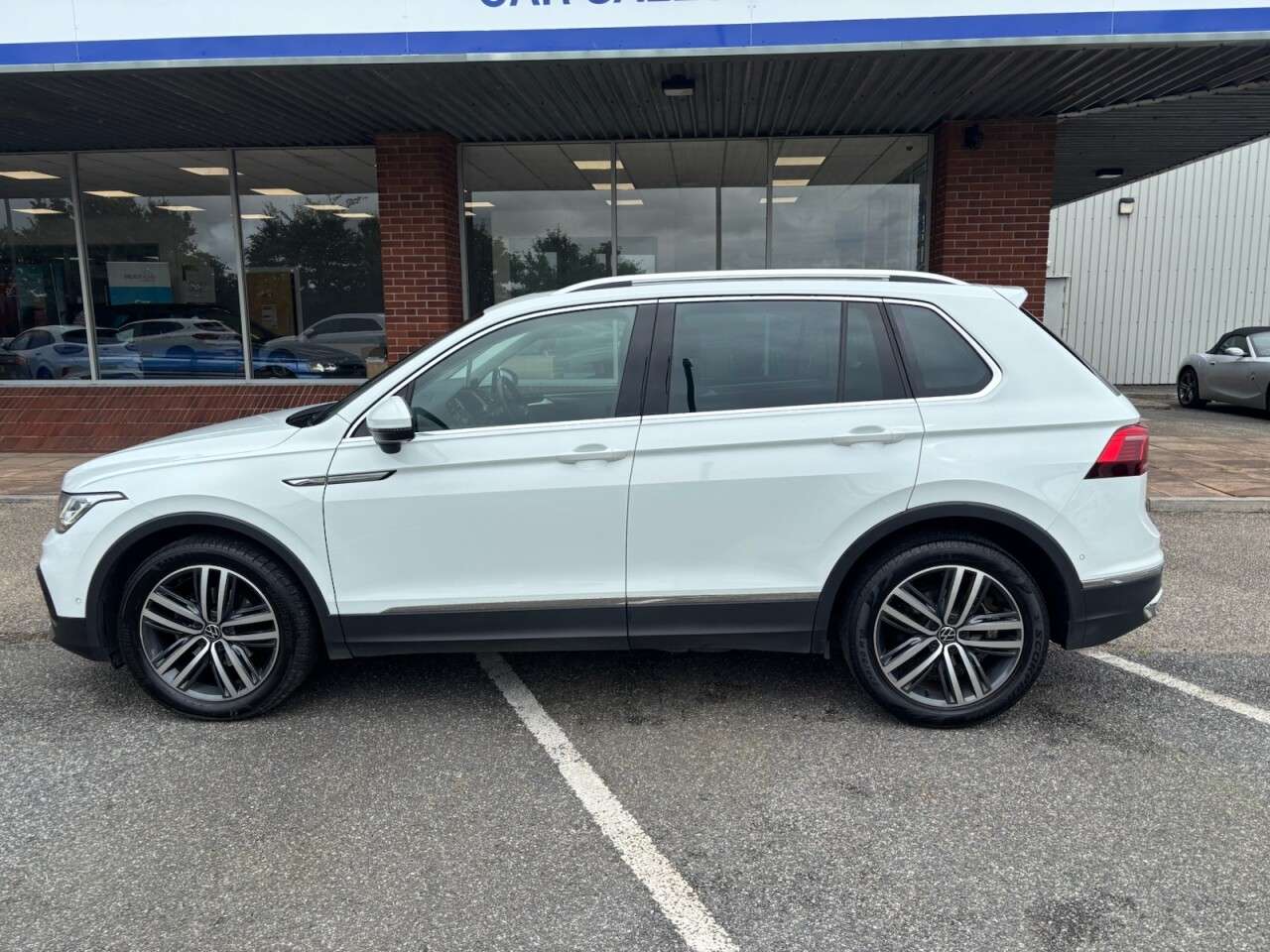 2023 VOLKSWAGEN TIGUAN 2023 VOLKSWAGEN TIGUAN