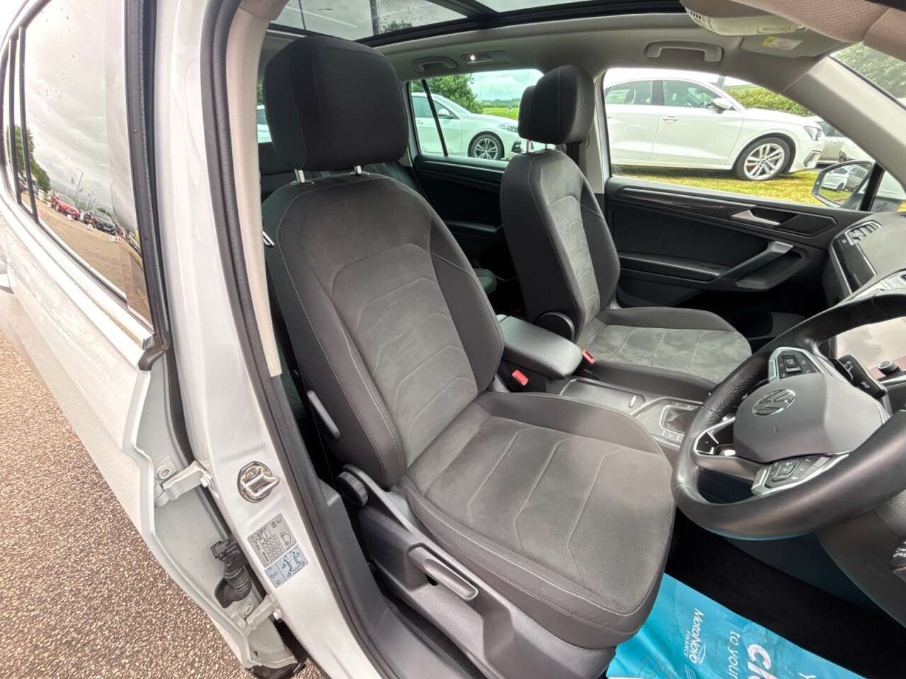 2023 VOLKSWAGEN TIGUAN 2023 VOLKSWAGEN TIGUAN