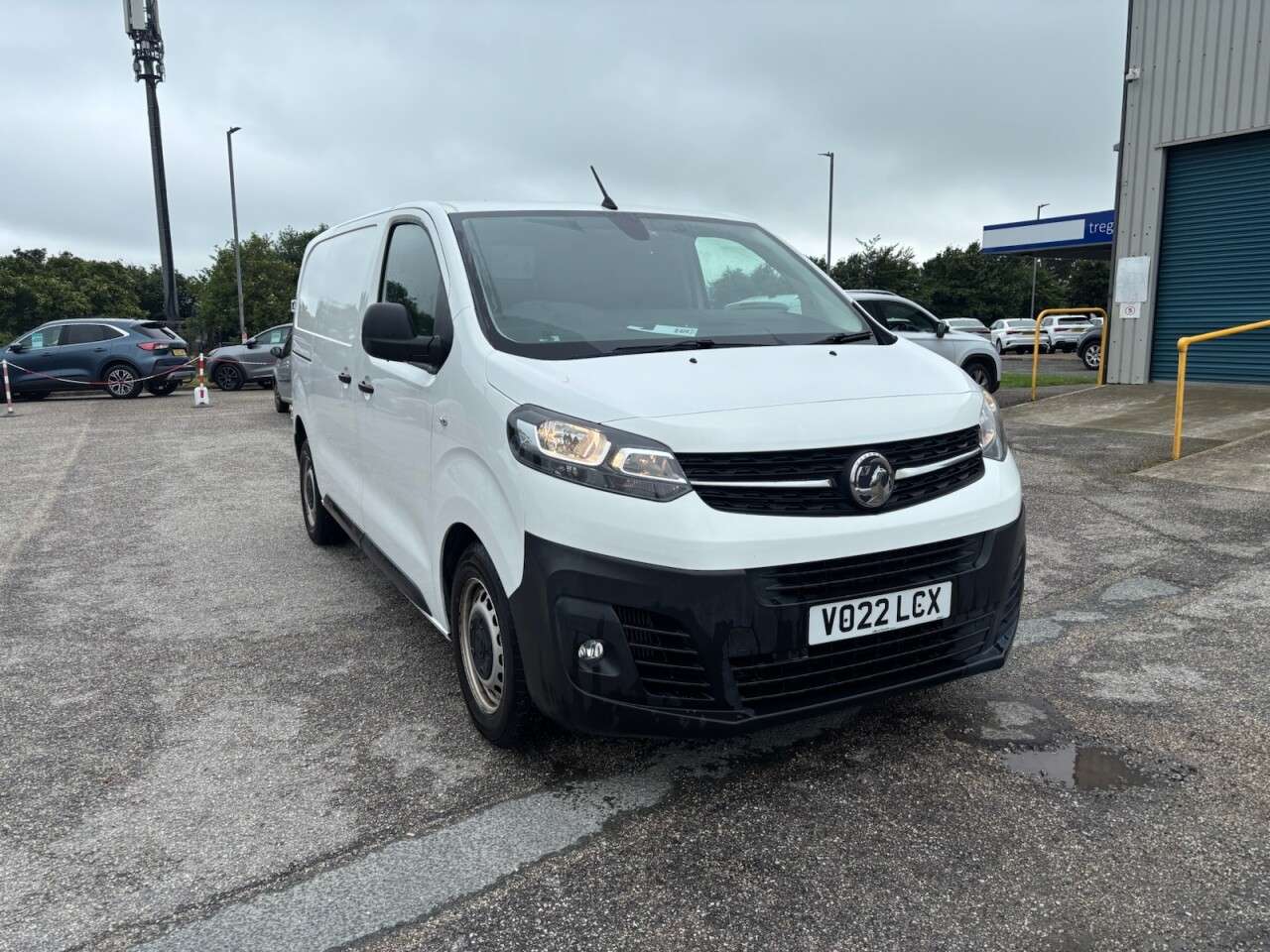 A 2022 VAUXHALL VIVARO 1.5 Turbo D 2900 Dynamic Panel Van 6dr Diesel Manual L1 H1 Euro 6 (s/s) (10 A 2022 VAUXHALL VIVARO 1.5 Turbo D 2900 Dynamic Panel Van 6dr Diesel Manual L1 H1 Euro 6 (s/s) (10