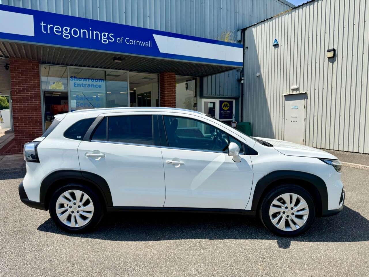 A 2023 SUZUKI S-CROSS 1.4 Boosterjet MHEV Motion SUV 5dr Petrol Hybrid Manual Euro 6 (s/s) (129 p A 2023 SUZUKI S-CROSS 1.4 Boosterjet MHEV Motion SUV 5dr Petrol Hybrid Manual Euro 6 (s/s) (129 p