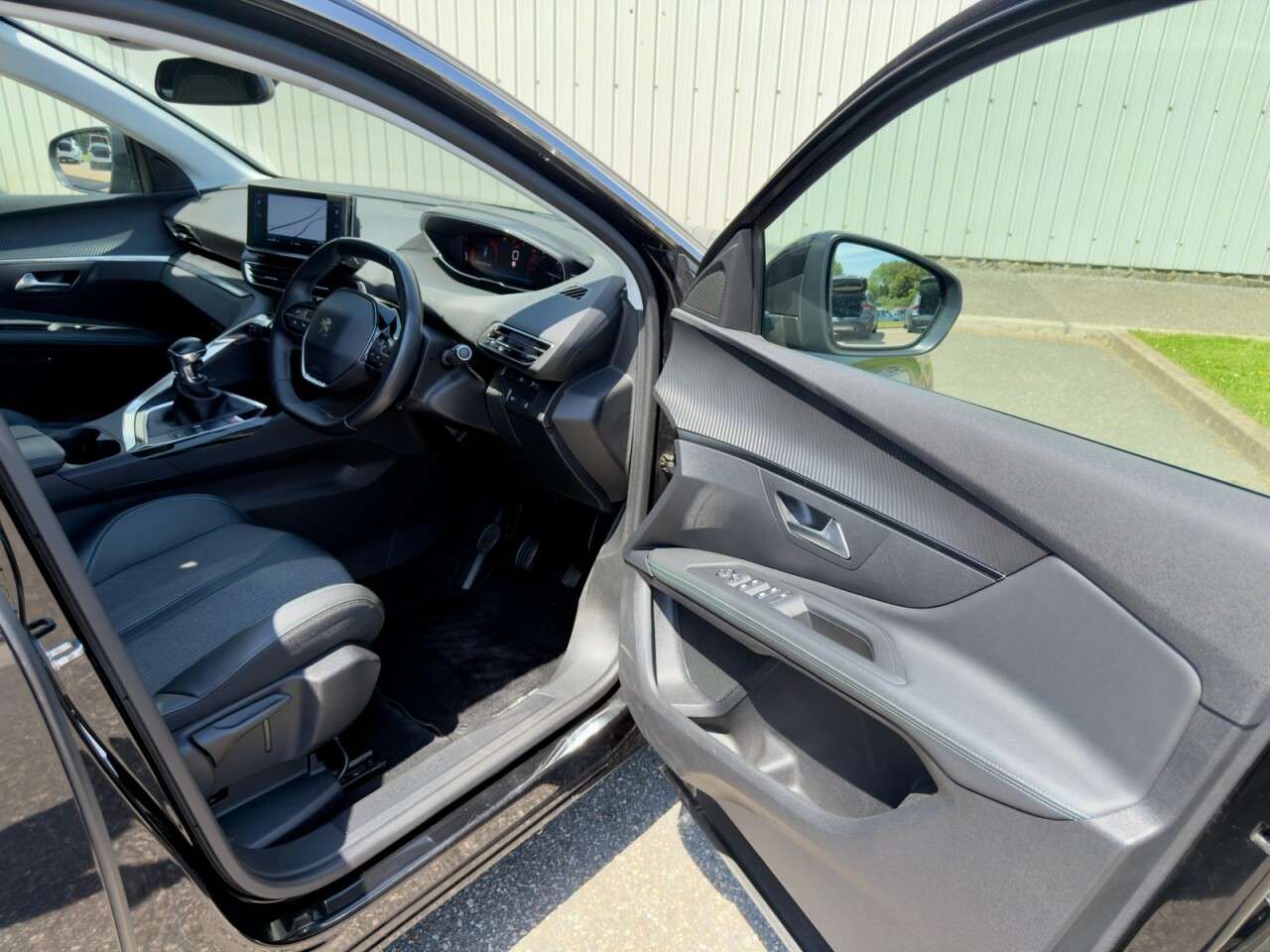 2021 PEUGEOT 3008 2021 PEUGEOT 3008