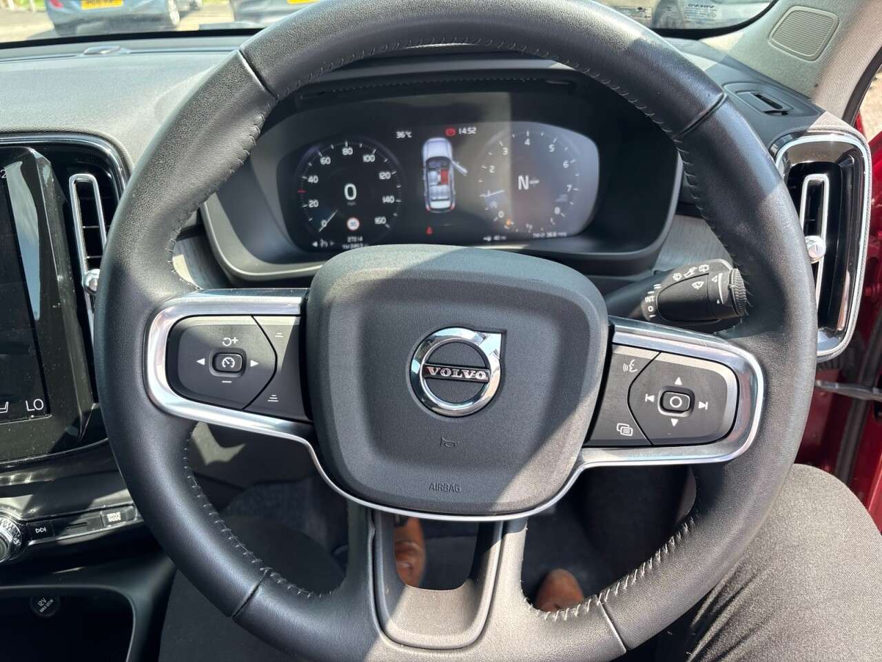 2021 VOLVO XC40 2021 VOLVO XC40