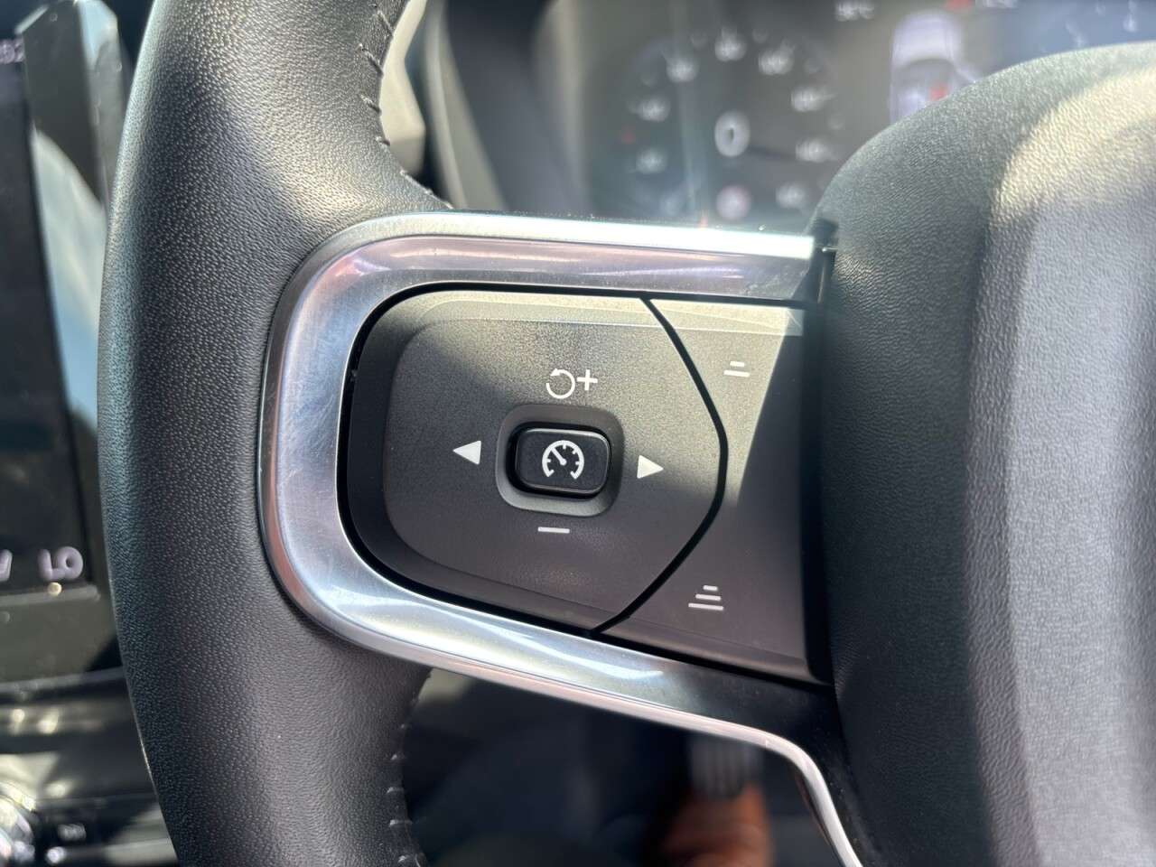 2021 VOLVO XC40 2021 VOLVO XC40