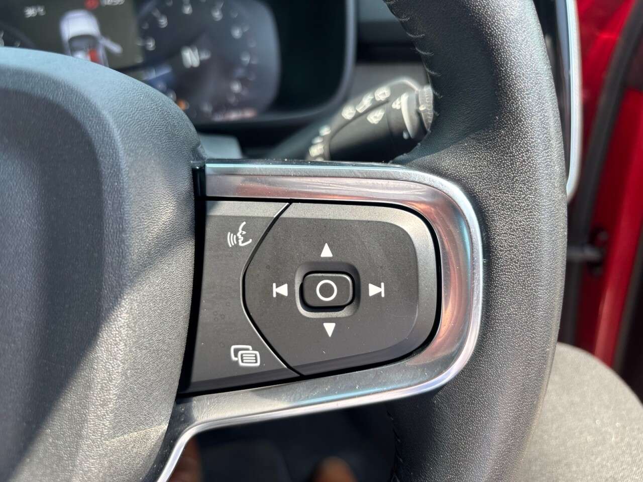 2021 VOLVO XC40 2021 VOLVO XC40