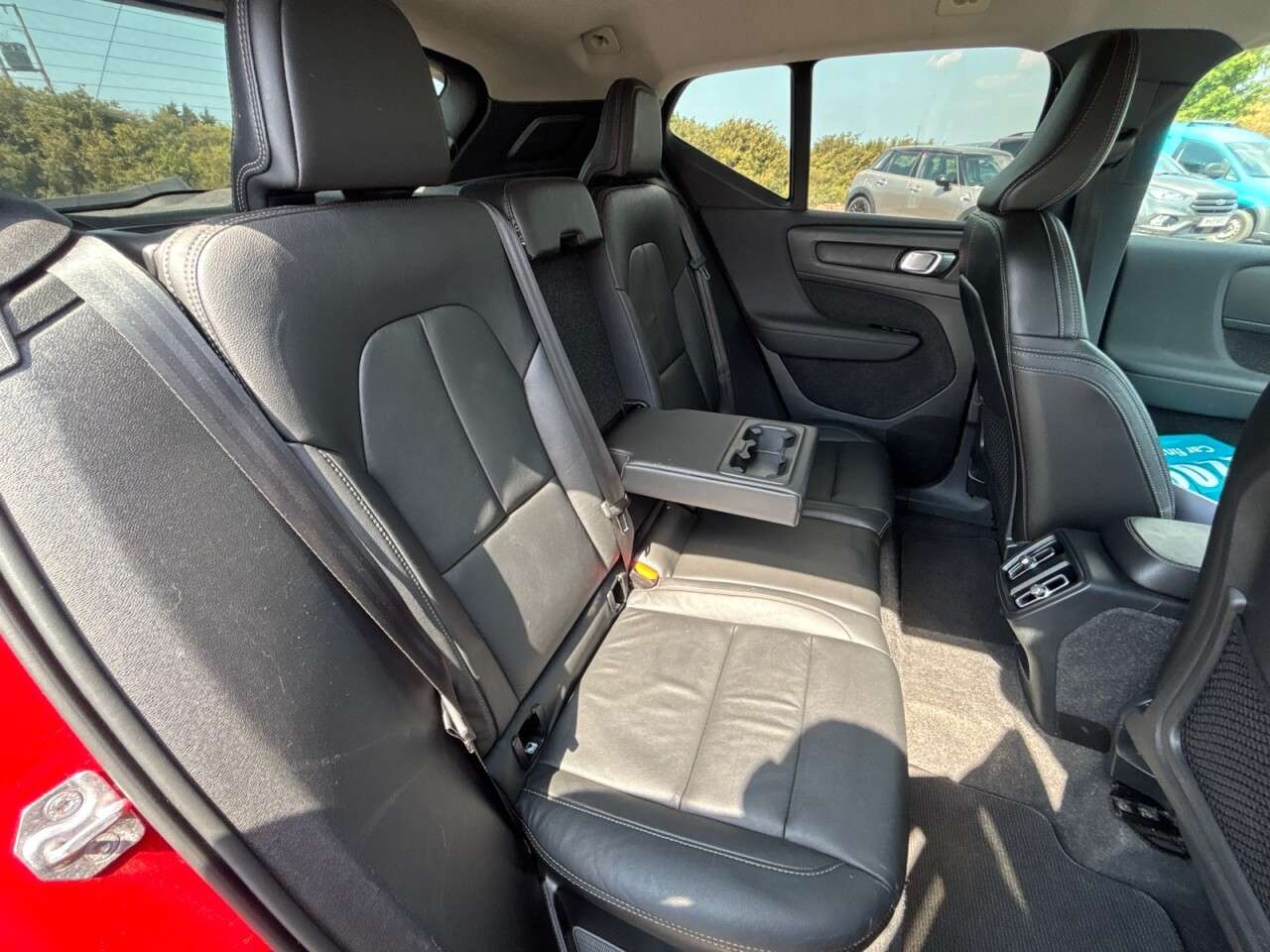 2021 VOLVO XC40 2021 VOLVO XC40