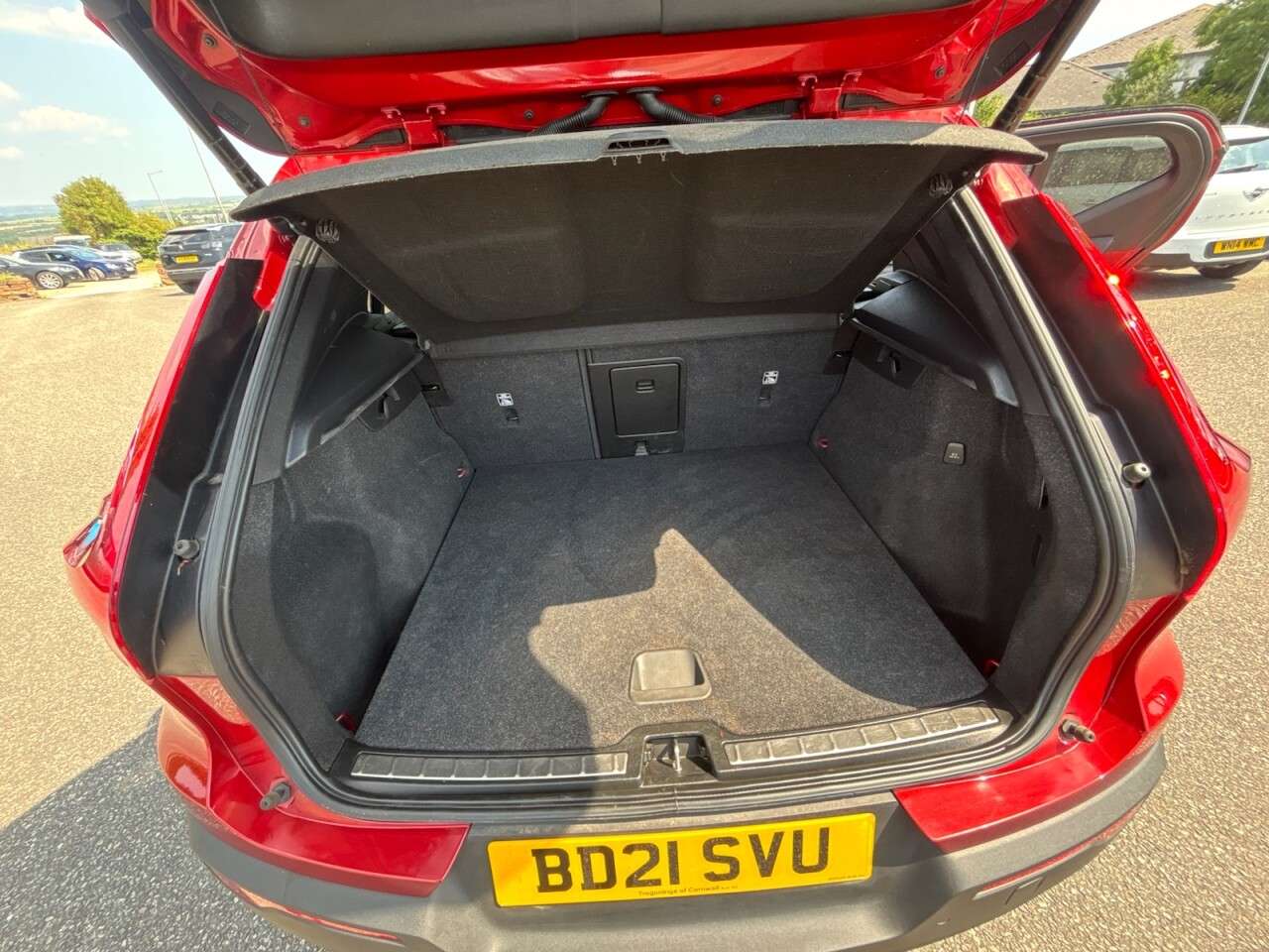 2021 VOLVO XC40 2021 VOLVO XC40