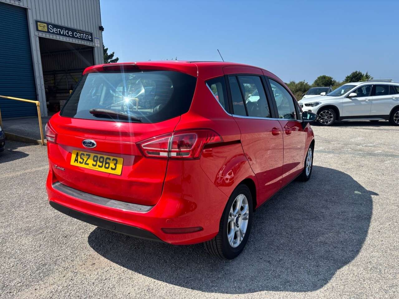 A 2017 FORD B-MAX 1.5 TDCi Zetec Navigator MPV 5dr Diesel Manual Euro 6 (s/s) (95 ps) A 2017 FORD B-MAX 1.5 TDCi Zetec Navigator MPV 5dr Diesel Manual Euro 6 (s/s) (95 ps)