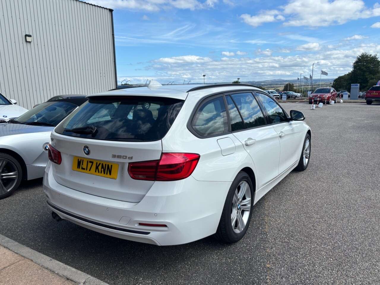 A 2017 BMW 3 SERIES 2.0 320d Sport Touring 5dr Diesel Manual Euro 6 (s/s) (190 ps) A 2017 BMW 3 SERIES 2.0 320d Sport Touring 5dr Diesel Manual Euro 6 (s/s) (190 ps)