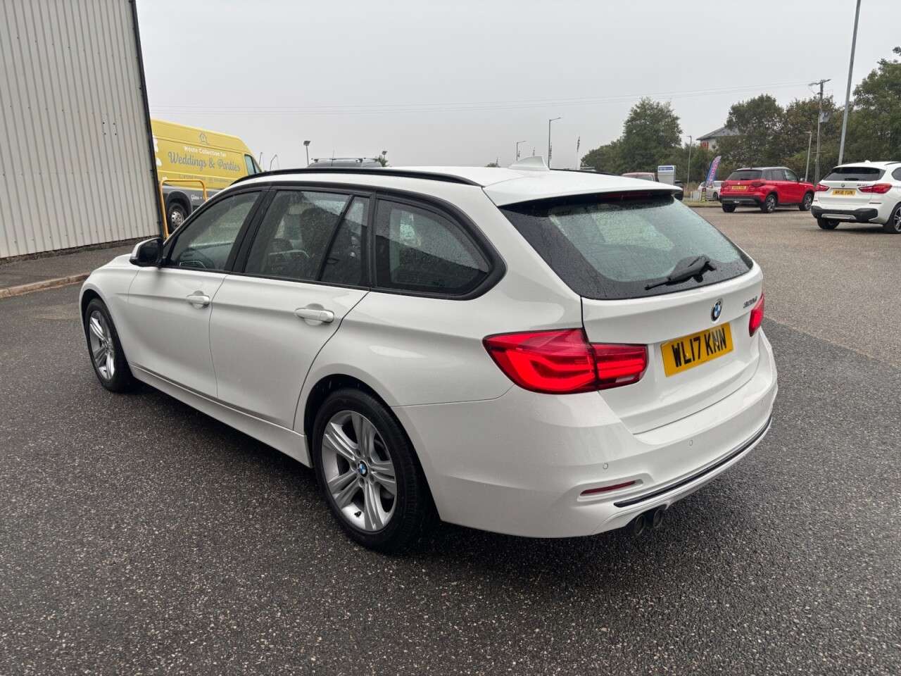 A 2017 BMW 3 SERIES 2.0 320d Sport Touring 5dr Diesel Manual Euro 6 (s/s) (190 ps) A 2017 BMW 3 SERIES 2.0 320d Sport Touring 5dr Diesel Manual Euro 6 (s/s) (190 ps)