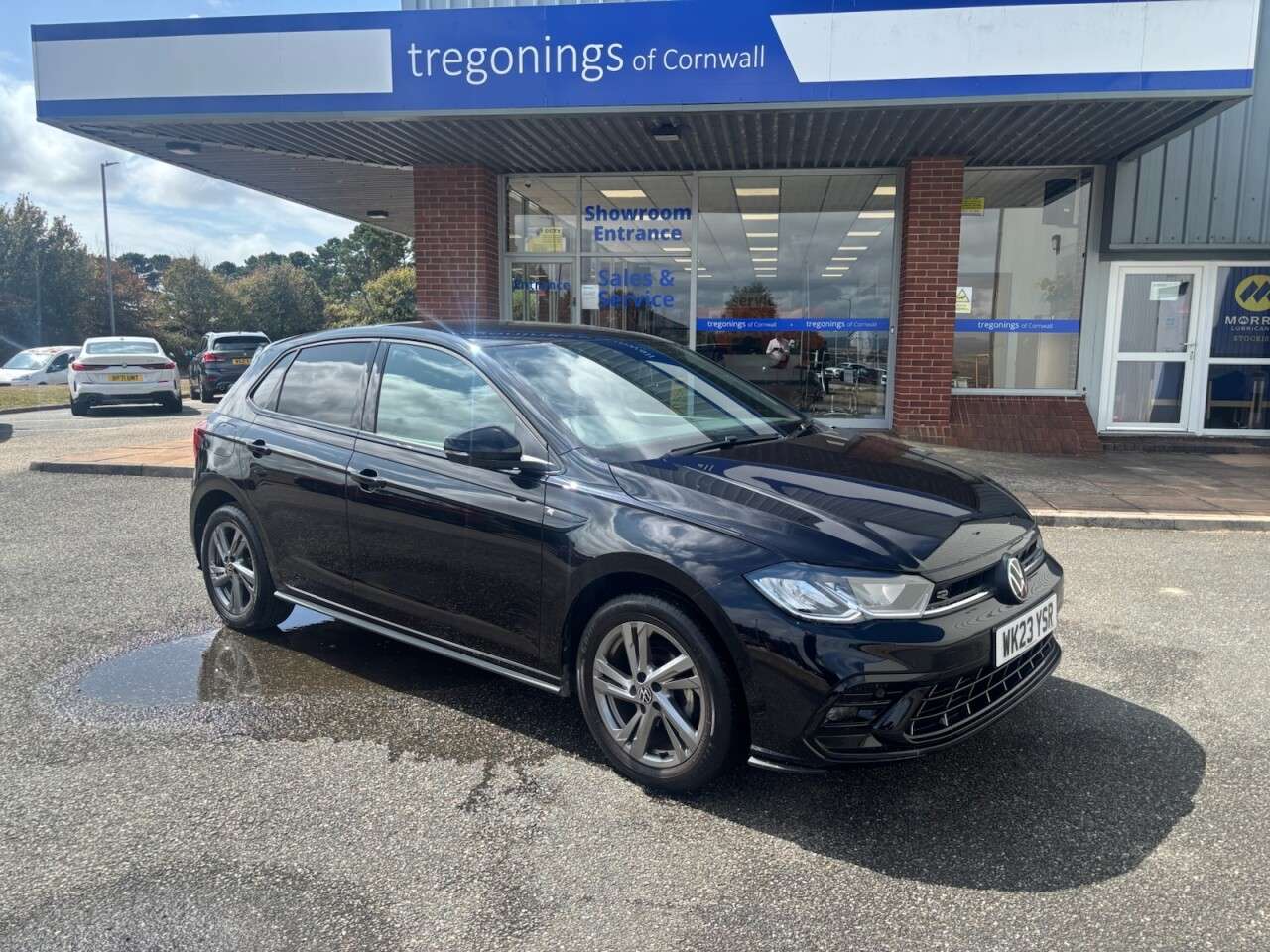 A 2023 VOLKSWAGEN POLO 1.0 TSI R-Line Hatchback 5dr Petrol Manual Euro 6 (s/s) (95 ps) A 2023 VOLKSWAGEN POLO 1.0 TSI R-Line Hatchback 5dr Petrol Manual Euro 6 (s/s) (95 ps)
