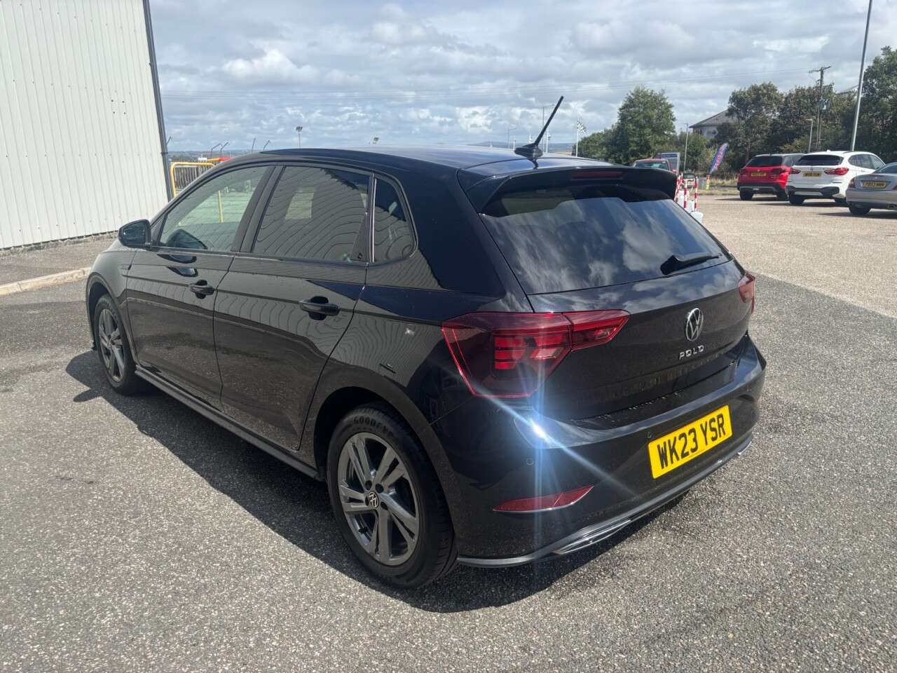 A 2023 VOLKSWAGEN POLO 1.0 TSI R-Line Hatchback 5dr Petrol Manual Euro 6 (s/s) (95 ps) A 2023 VOLKSWAGEN POLO 1.0 TSI R-Line Hatchback 5dr Petrol Manual Euro 6 (s/s) (95 ps)