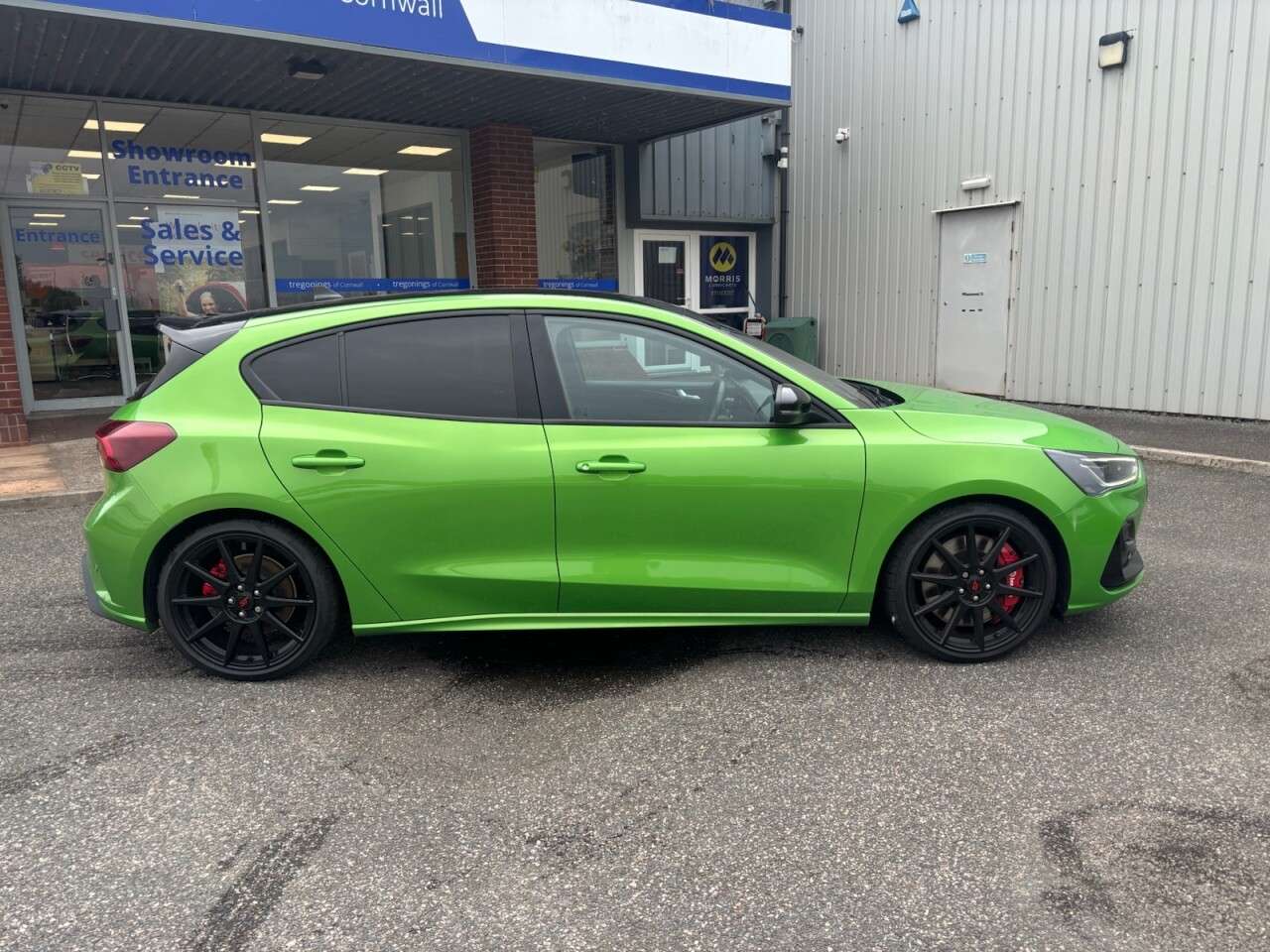 A 2023 FORD FOCUS 2.3T EcoBoost ST Hatchback 5dr Petrol Manual Euro 6 (s/s) (280 ps) A 2023 FORD FOCUS 2.3T EcoBoost ST Hatchback 5dr Petrol Manual Euro 6 (s/s) (280 ps)